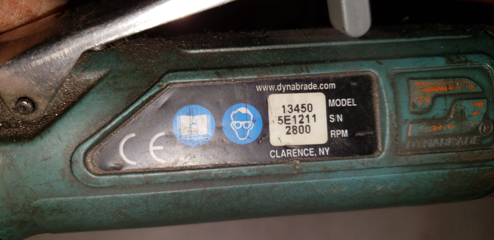 Dynabrade, Mdl: 13450 Pneumatic Dynsher Finishing Tool 1HP, Right Angle, RPM-2800, Rear Exhaust, - Image 2 of 2