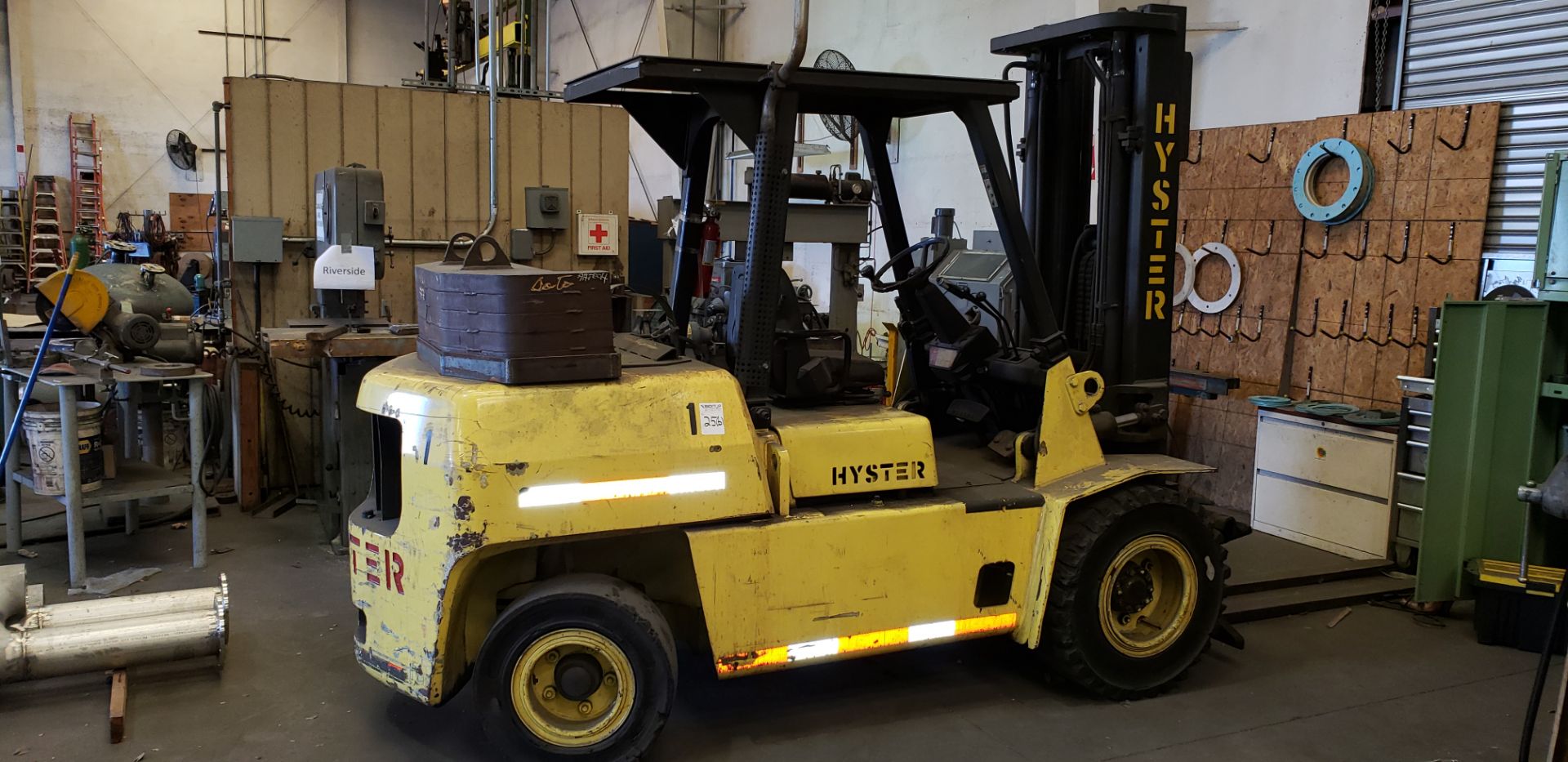 Hyster, Mdl: H100XL Forklift LP, 3-Ton Capacity, 8' x 4' Mast, 2' x 24" x 72 Forks, S/N: F00D06209N,