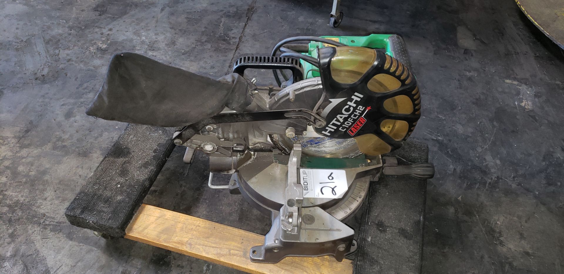 Hitachi, Mdl: C10-FCH2 10" Compound Miter Saw V-120, AMPs 15, HZ 60, 1520W , S/N: C581157, Located - Image 2 of 4