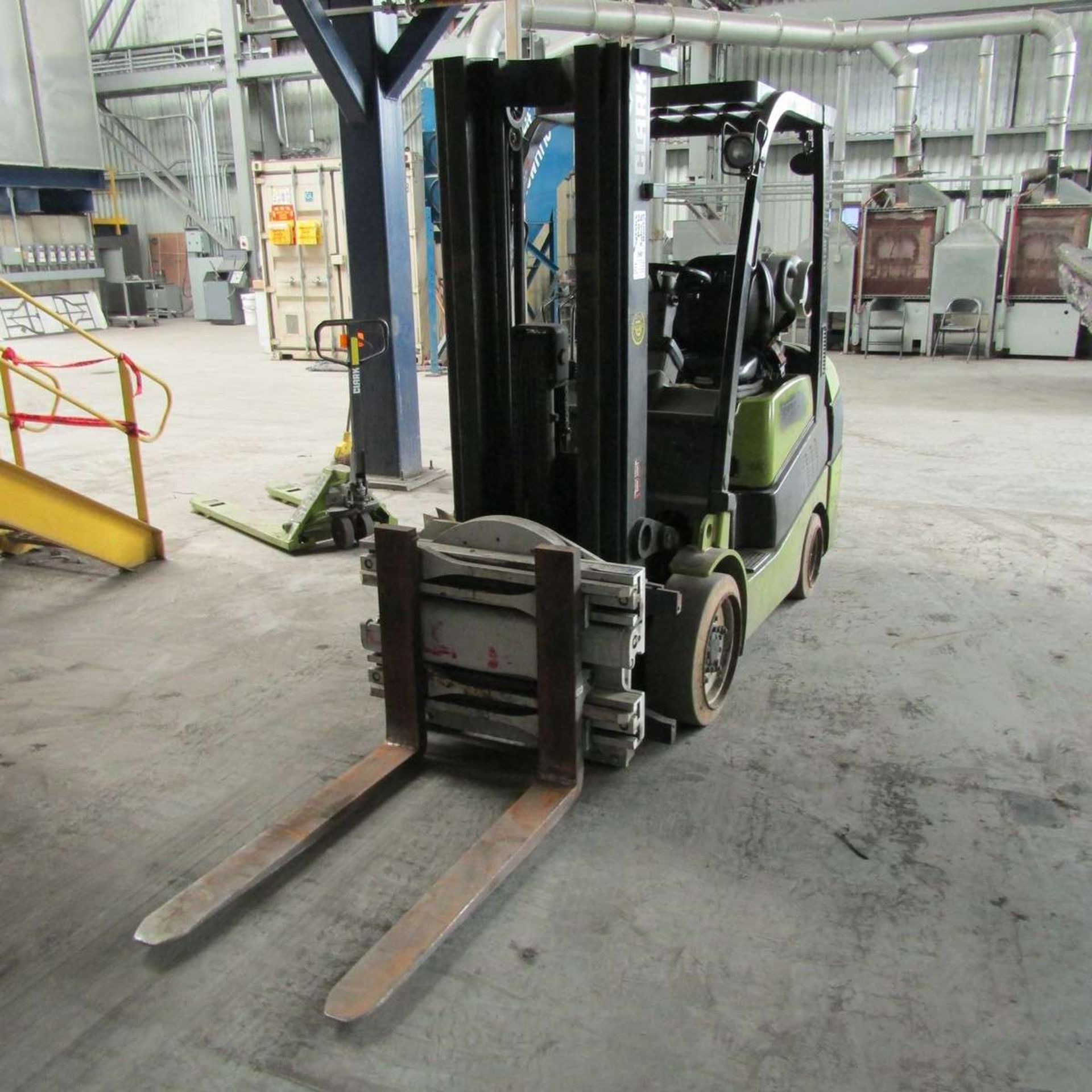 Clark C30GL Forklift - Image 2 of 9