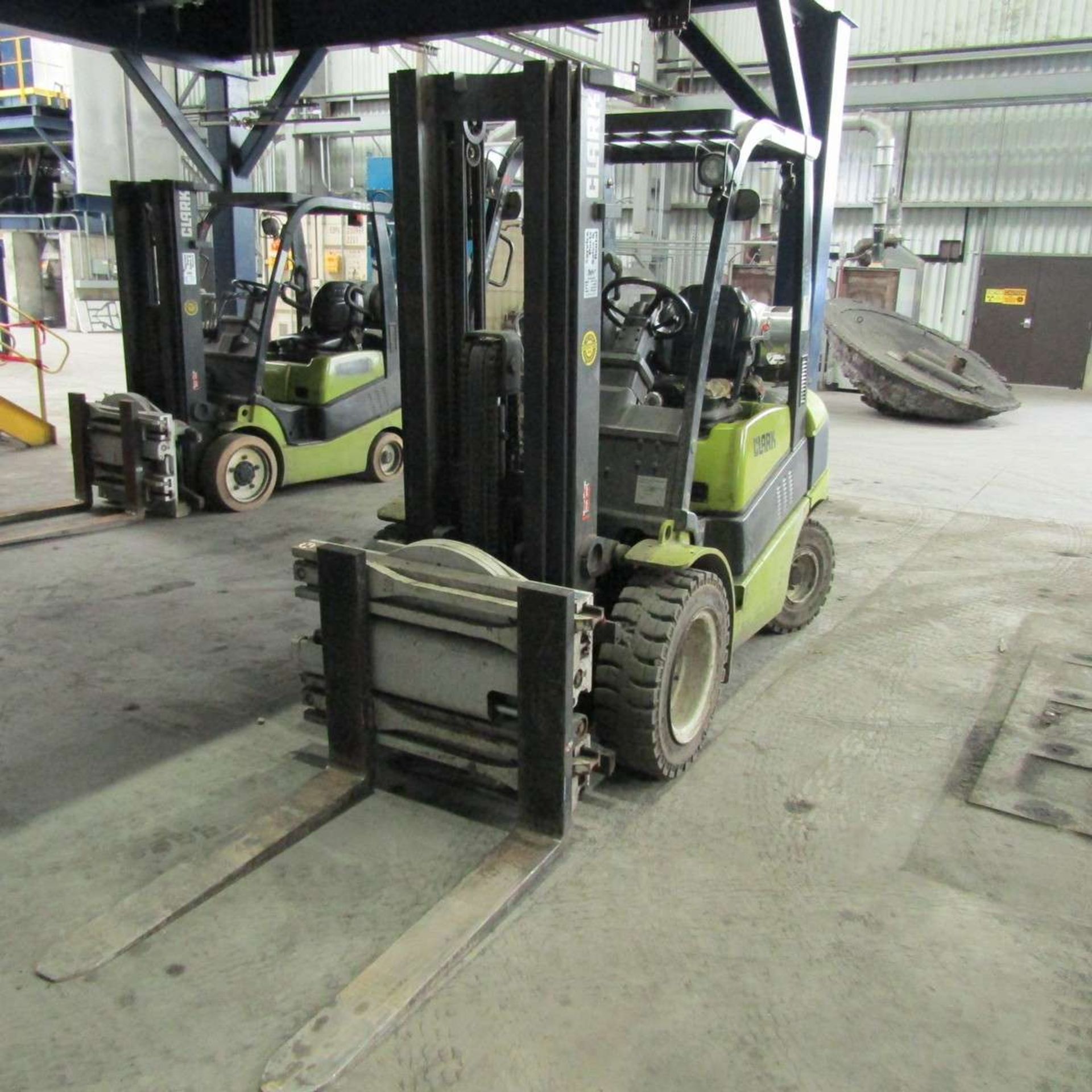 Clark Forklift - Image 2 of 8