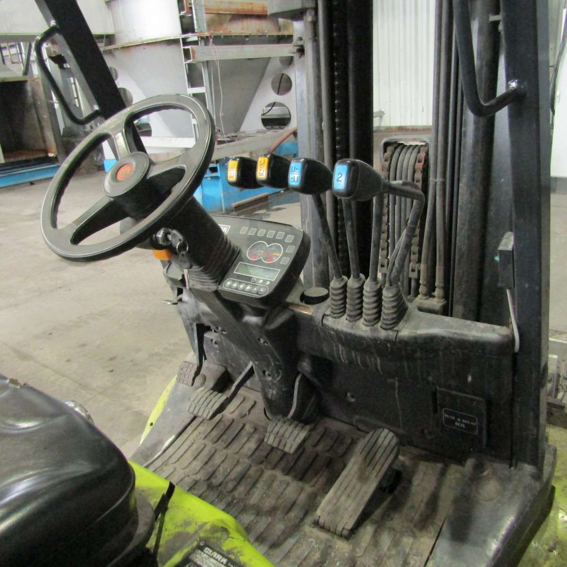 Clark Forklift - Image 5 of 8