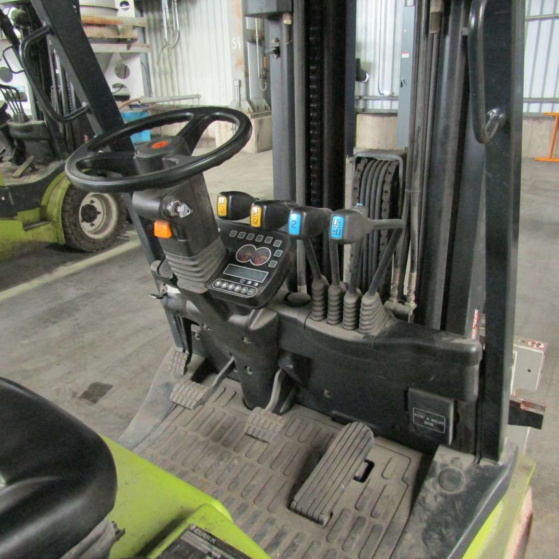 Clark C30GL Forklift - Image 5 of 9