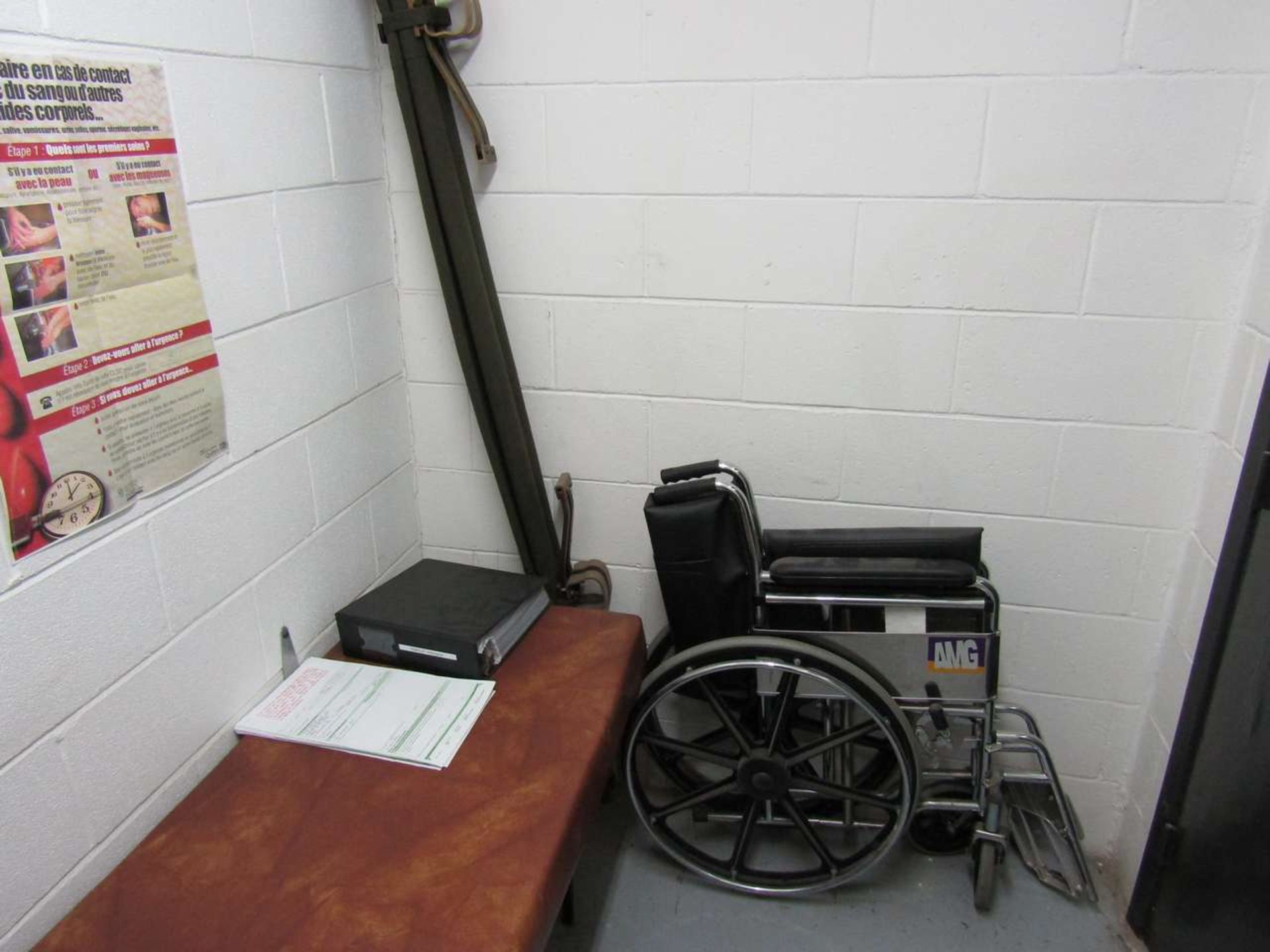 Contents of First aid room - Image 2 of 2