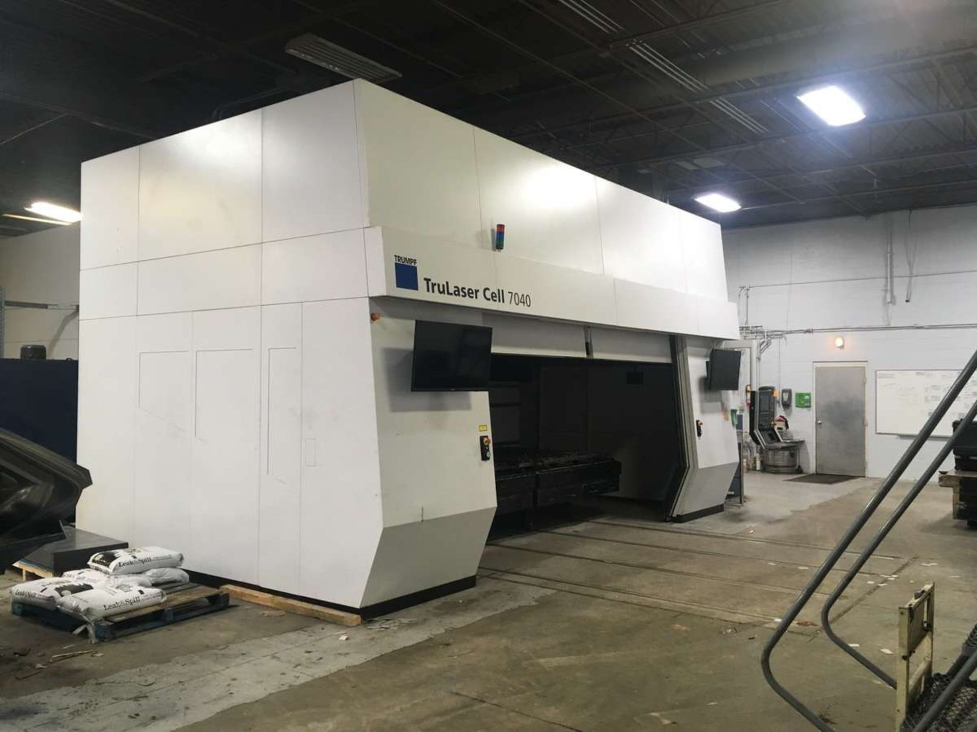 2015 Trumpf Tru Laser Cell 7040 Type L32 5-Axis CNC Laser Welding System - Image 2 of 20