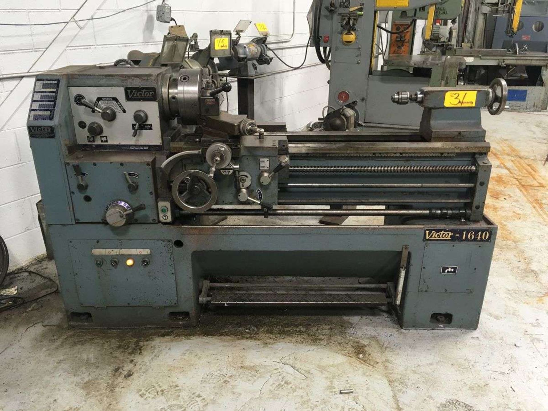 Victor 1640 Lathe