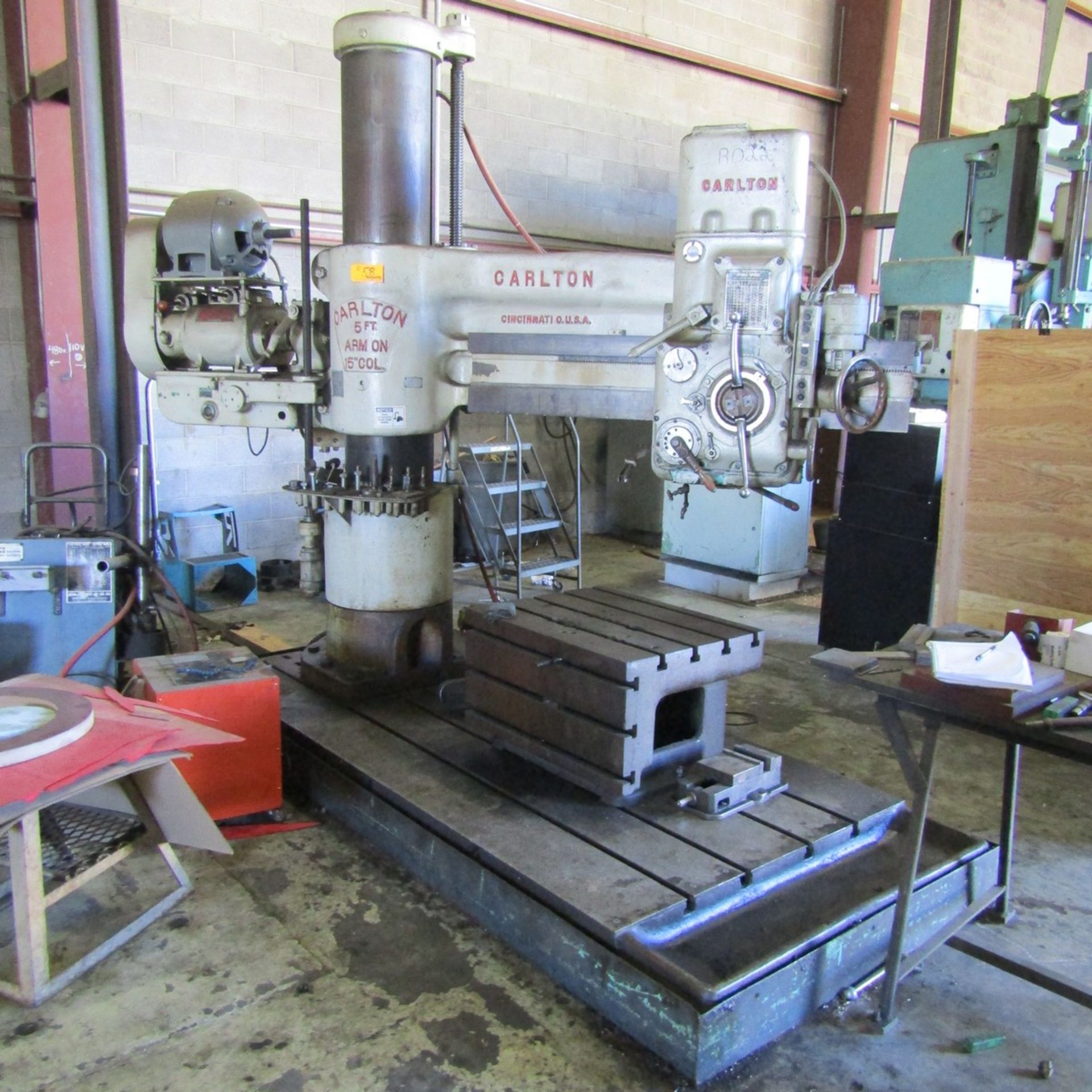 Carlton 5' x 15" Radial Arm Drill 15" Column, 5' Arm, 15 to 1500 RPM, 26" x 33" T-Slotted Box Table