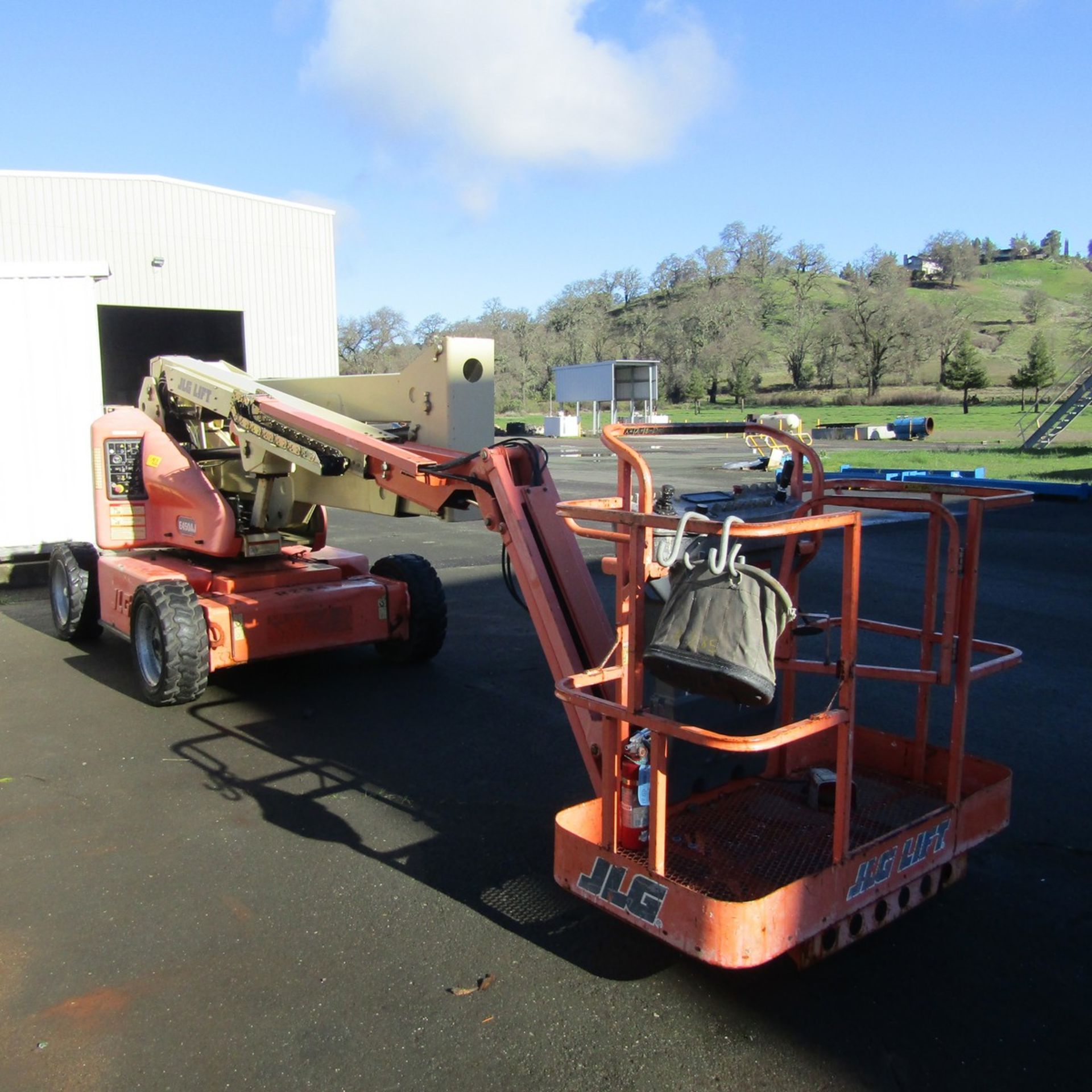 2003 JLG, Mdl: E450AJ Man Lift 45' Max Platform Height, 23.8' Max Horizontal Reach, 500 lb. Max