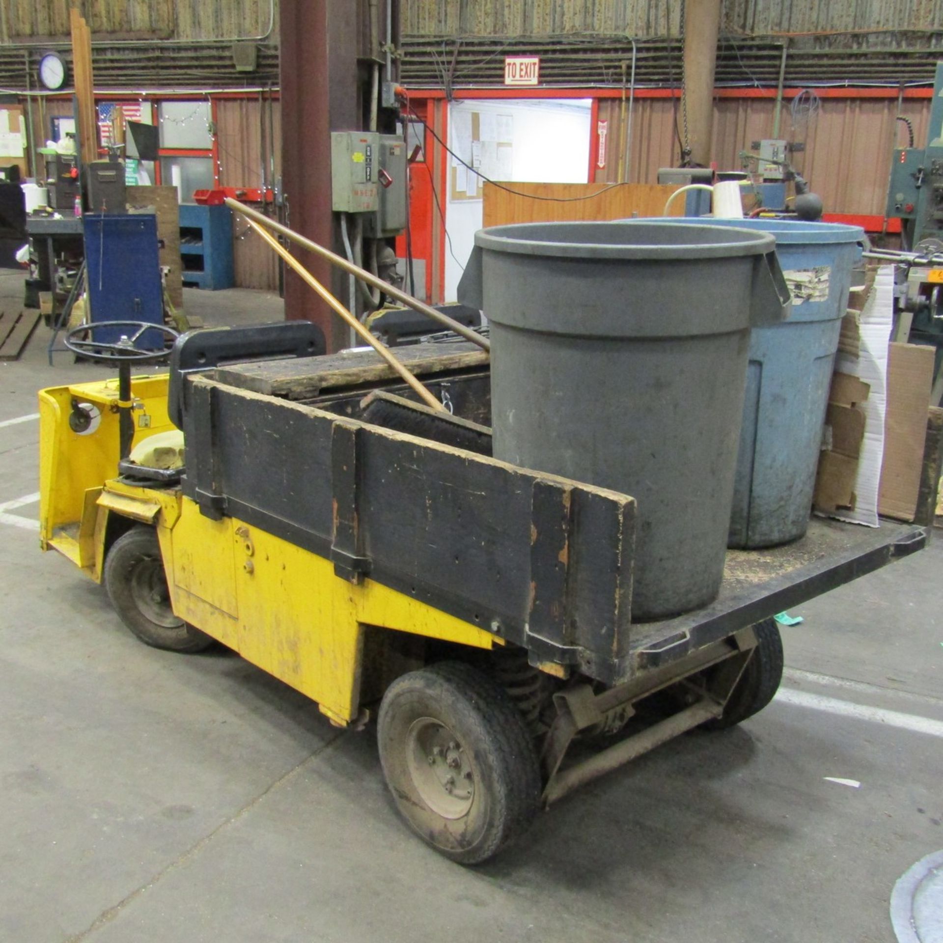 Cushman Yard Cart 1500 lb. Cap, 36 V, 250 A - Image 2 of 4