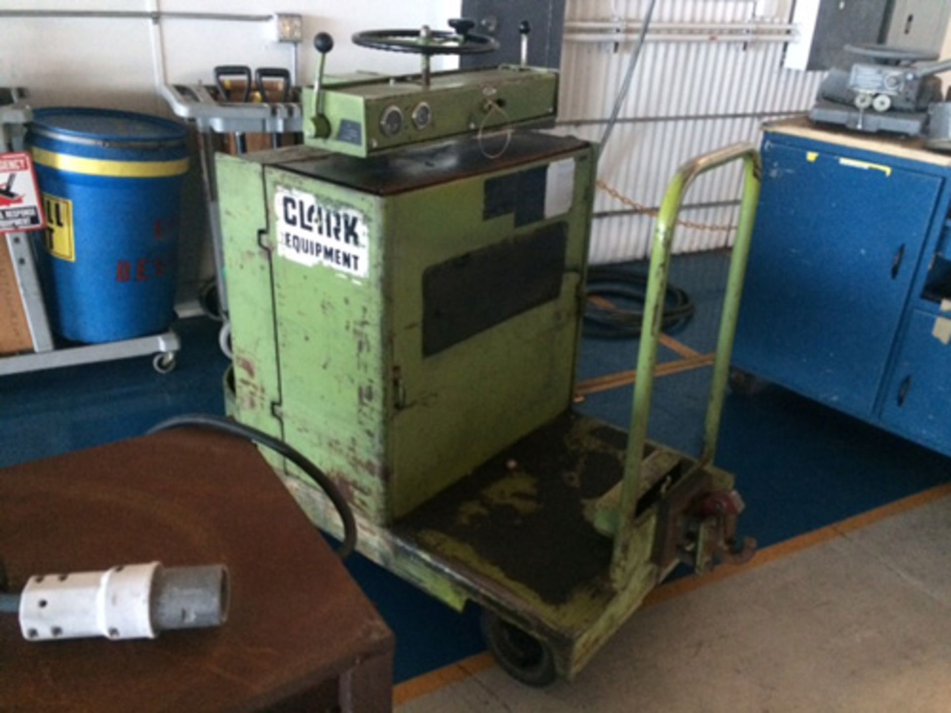 2000 LB Clark Stand Up Electric Tow Tug Tugger Cart Warehouse Material Handling - Located In: