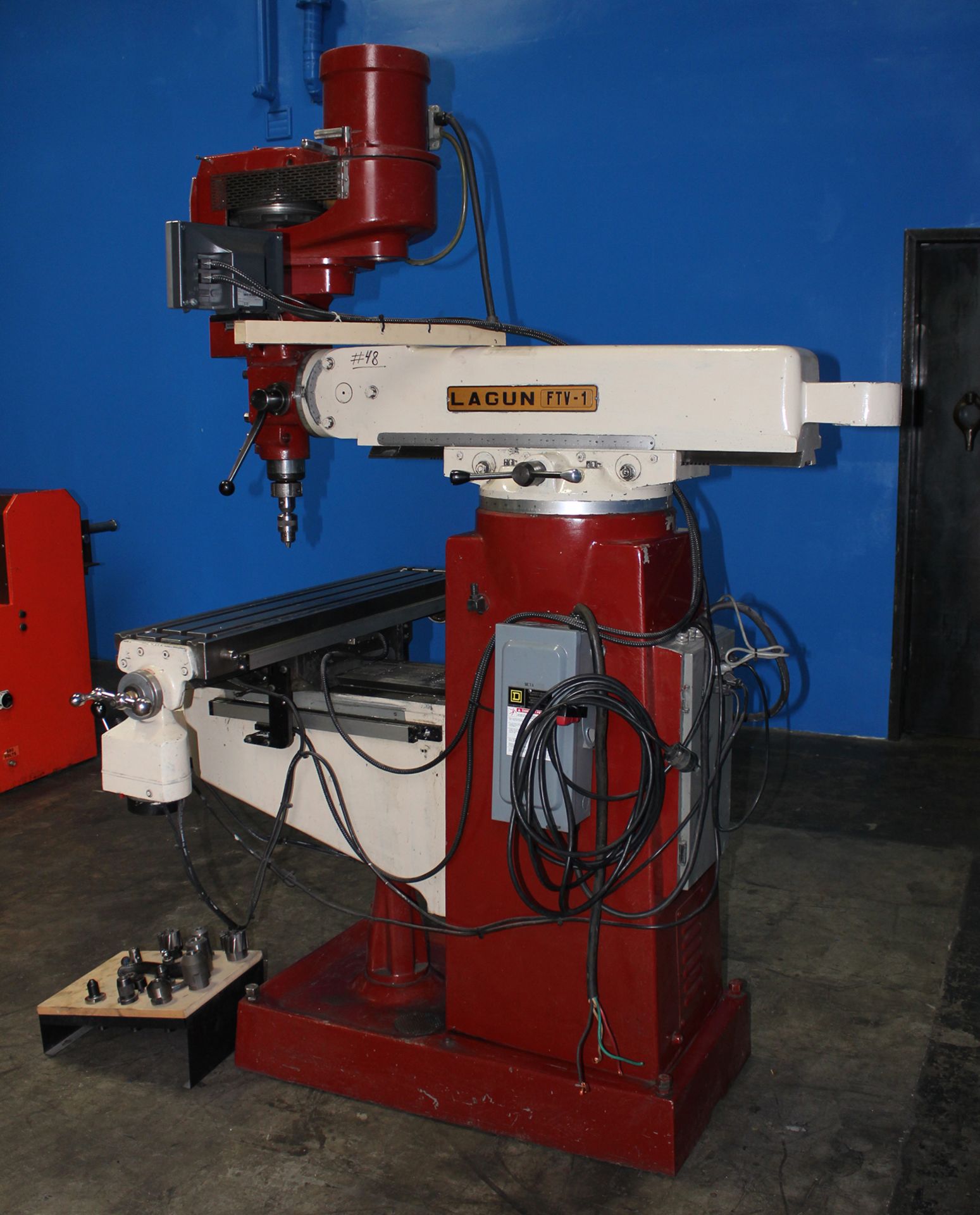 Lagun FTV1 Vertical Metal Milling Machine 9" x 42" Table 2HP w Digital Read Out - Located In: - Image 4 of 8