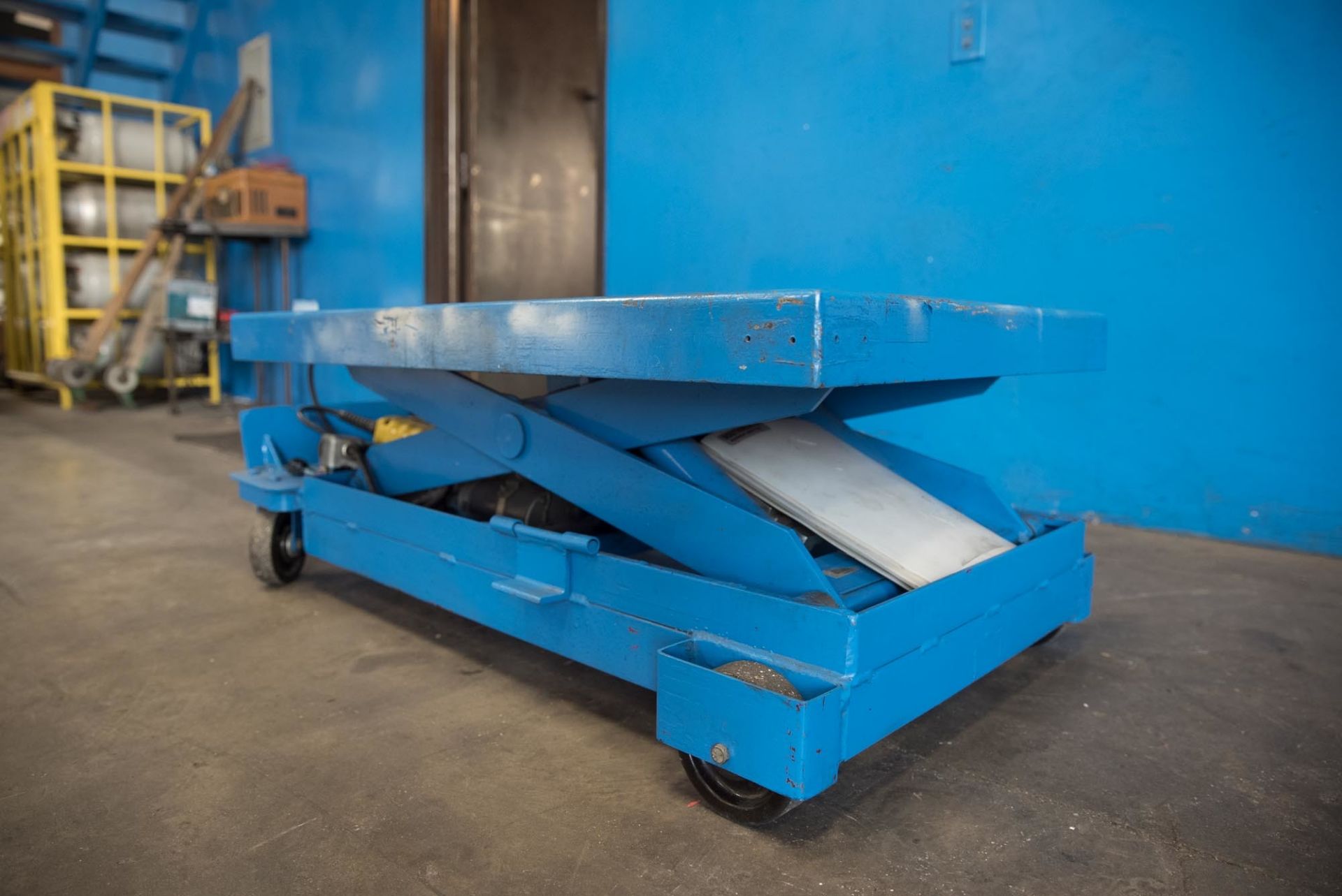 1,100 LB Southworth Hyd. Electric Scissor Lift Table 20" x 40" Table 37" High - Located In: - Image 2 of 7