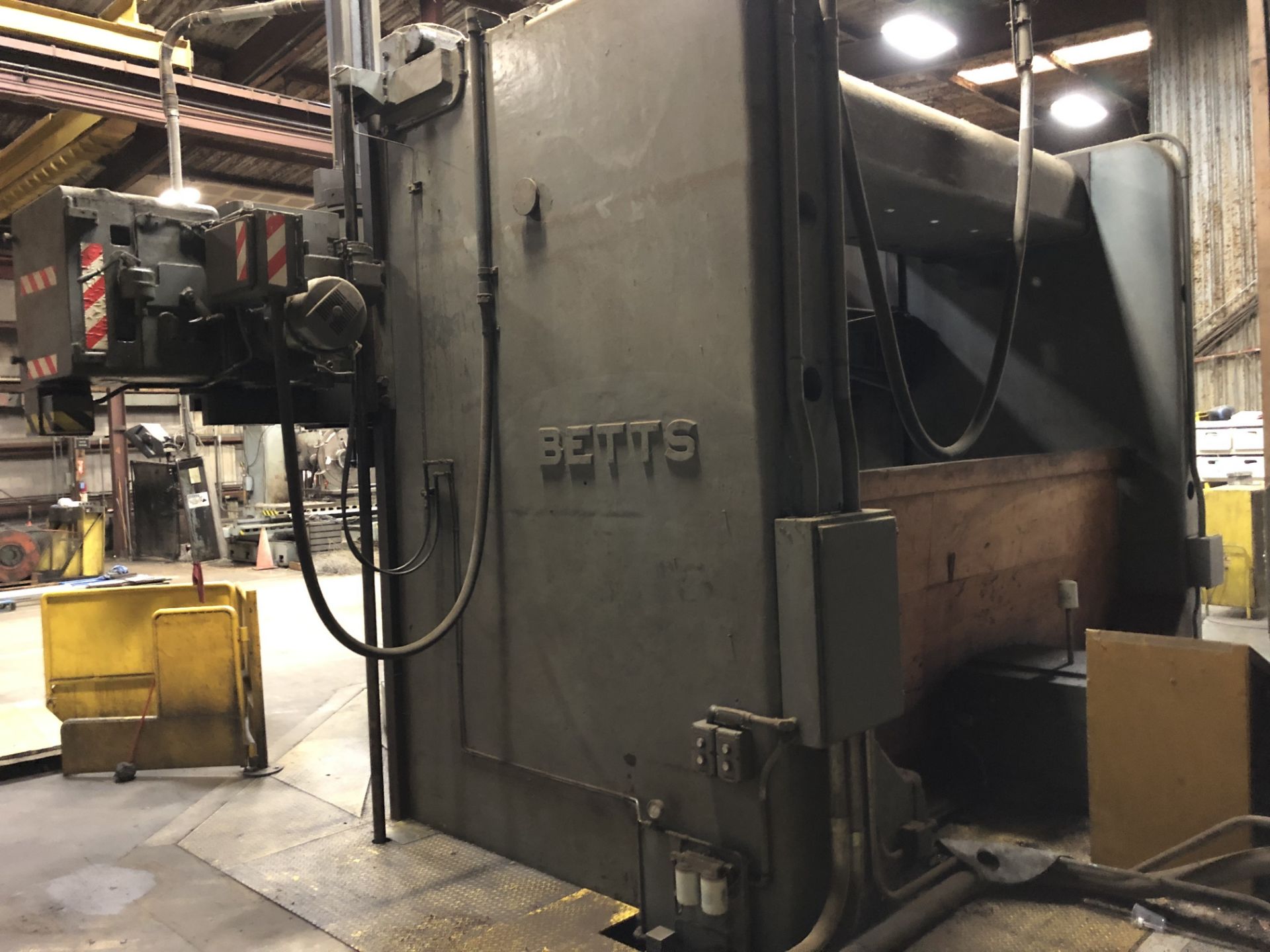 Betts/Farrel 144" Double Column Vertical Boring Mill 144" Diameter Turntable w/ (4) Top Jaws, (2) - Image 7 of 14