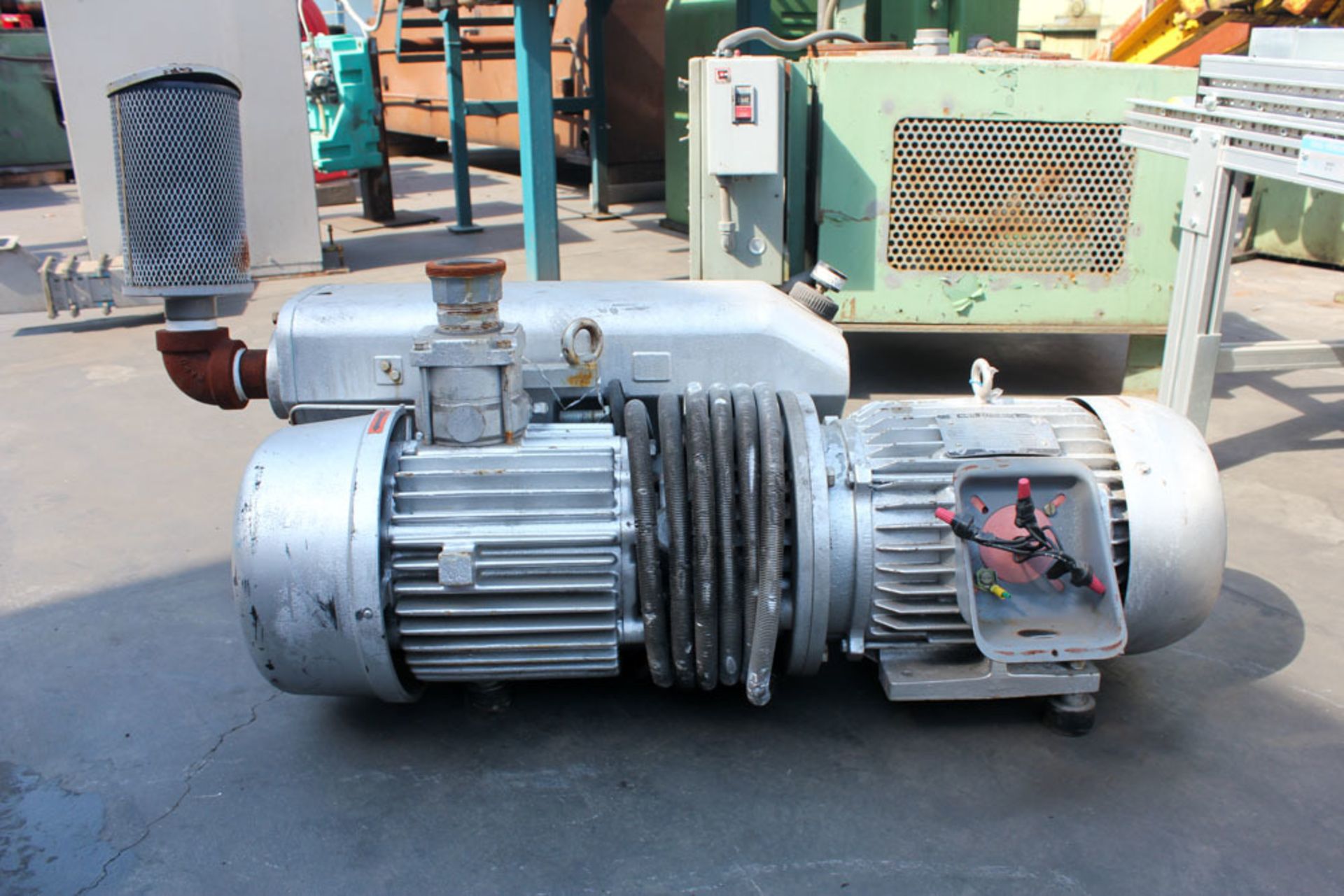 10HP Busch Rotary Vane Vacuum Pump and Motor 174 CFM Mdl. RCO250-B006-1001 - Located In: - Image 2 of 6