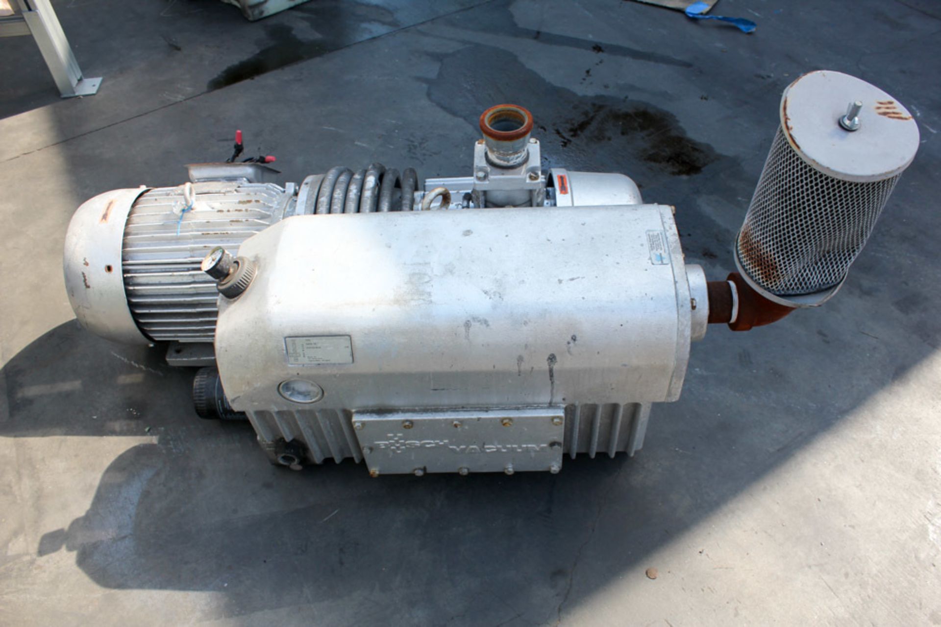 10HP Busch Rotary Vane Vacuum Pump and Motor 174 CFM Mdl. RCO250-B006-1001 - Located In: - Image 4 of 6
