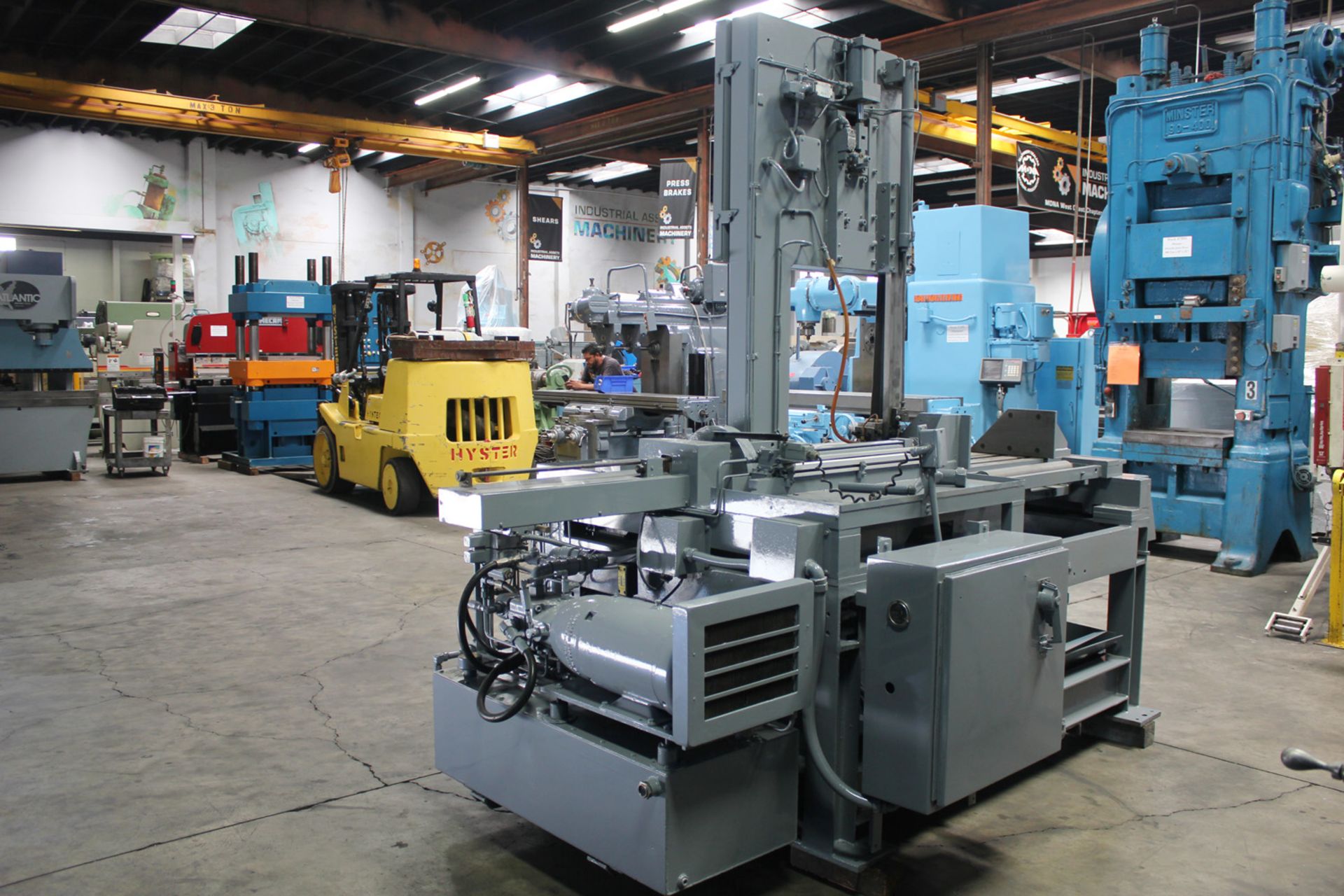 21" Throat Kalamazoo Auto Vertical Metal Cutting Bandsaw Tilt Frame VTH-21S - Located In: Huntington - Image 3 of 12