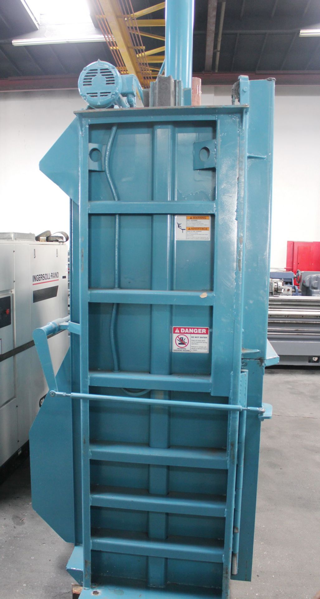 60" x 30" x 48" Marathon Vertical Hyd. Baler Compactor V-6030HD 10 HP - Located In: Huntington Park, - Image 4 of 11