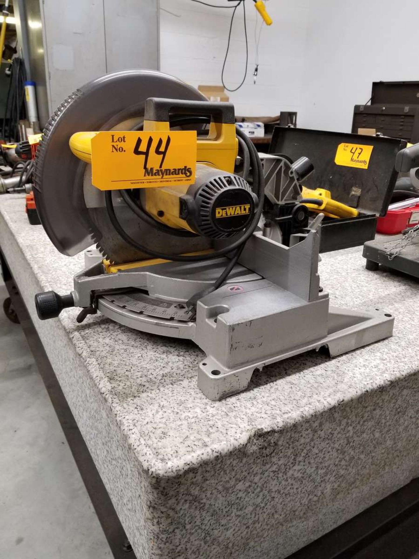 Dewault DW705 Corded Tools