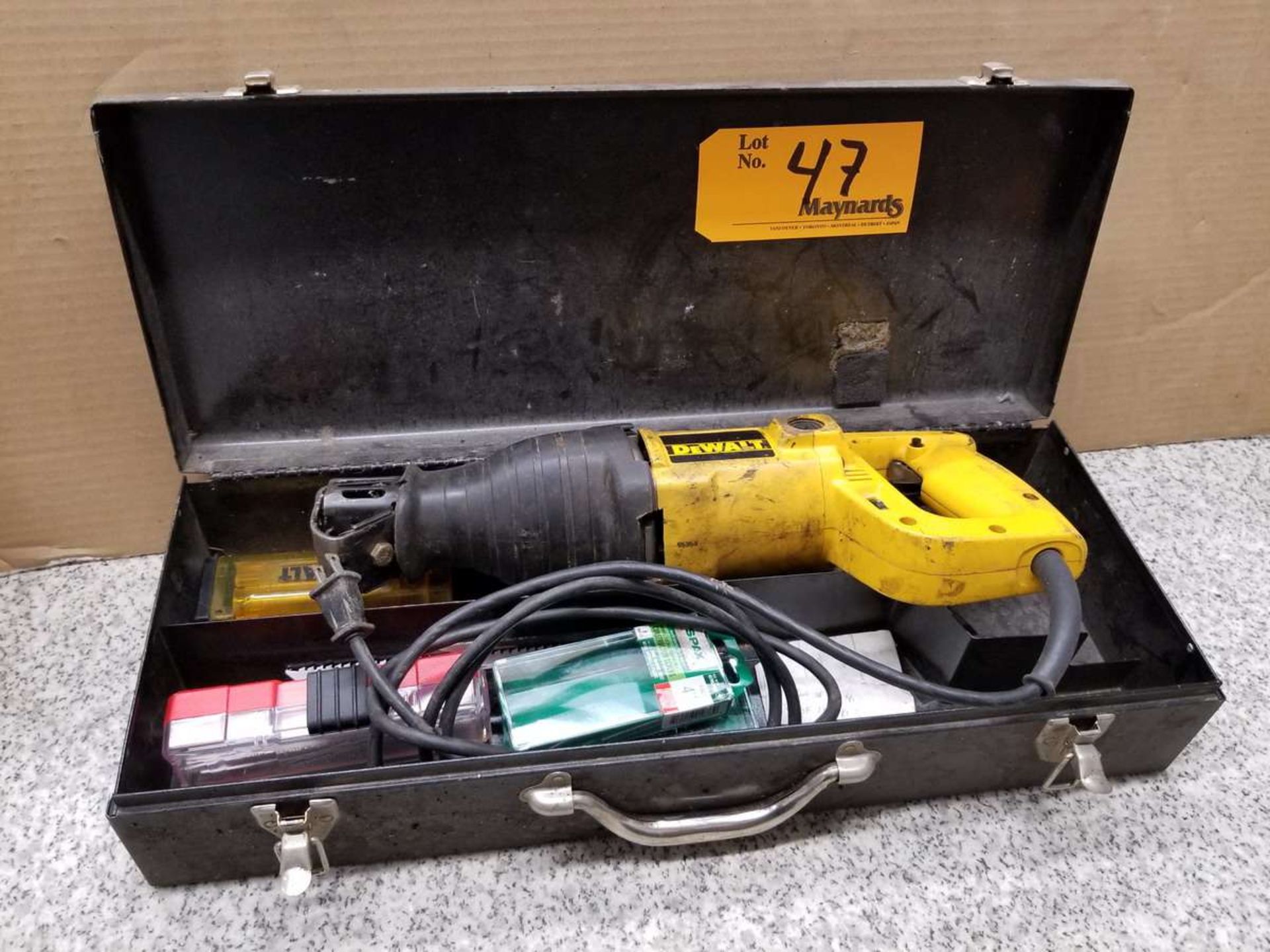 Dewault DW305 Corded Tools