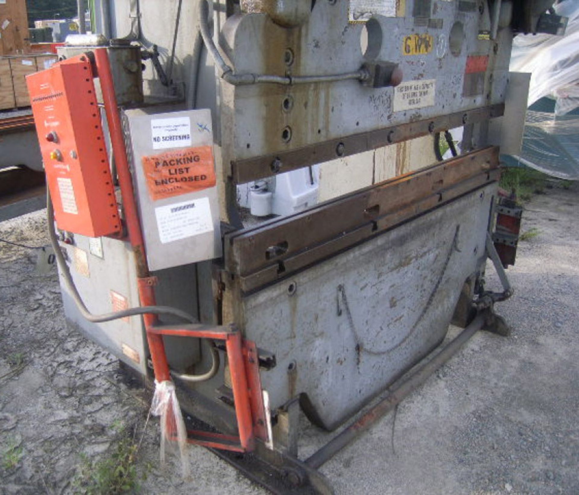 Cincinnati Mechanical Press Brake, 100-Ton x 6' - Located In Painesville, OH - 7037 - Image 4 of 9