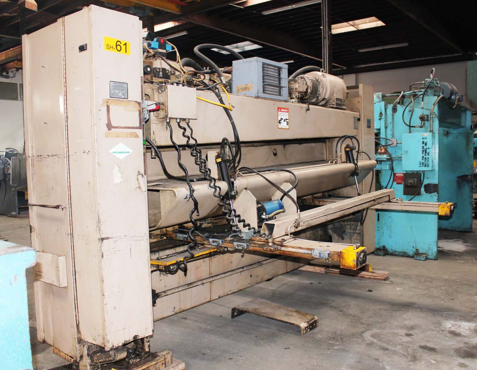 Cincinnati Hyd. CNC Power Shear, 3/8" x 10' - Located In Huntington Park, CA - 4446 - Image 5 of 10