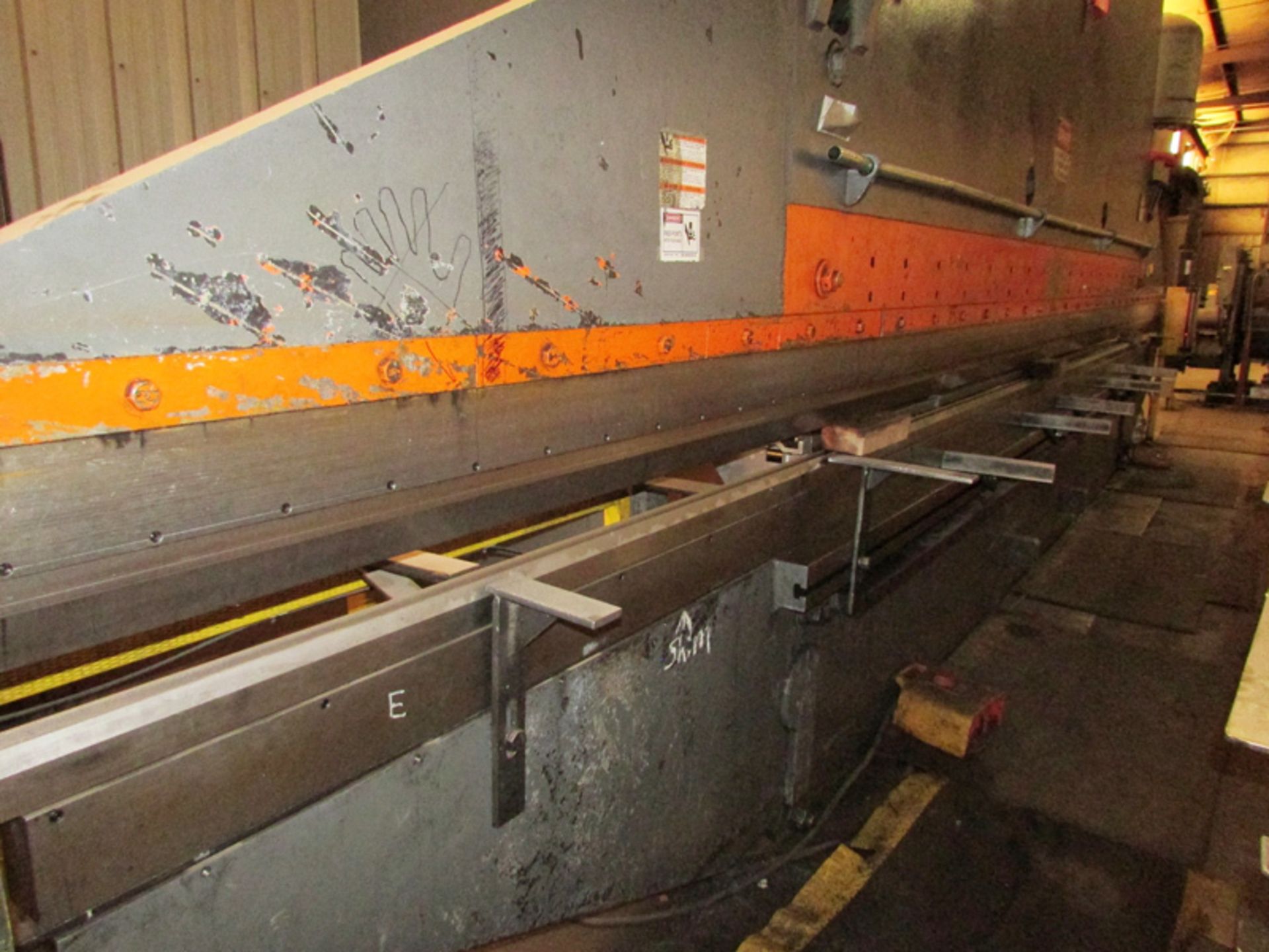 Pacific CNC Hyd. Press Brake, 400-Ton x 30' - Located In Pomona, CA - 8332 - Image 6 of 24