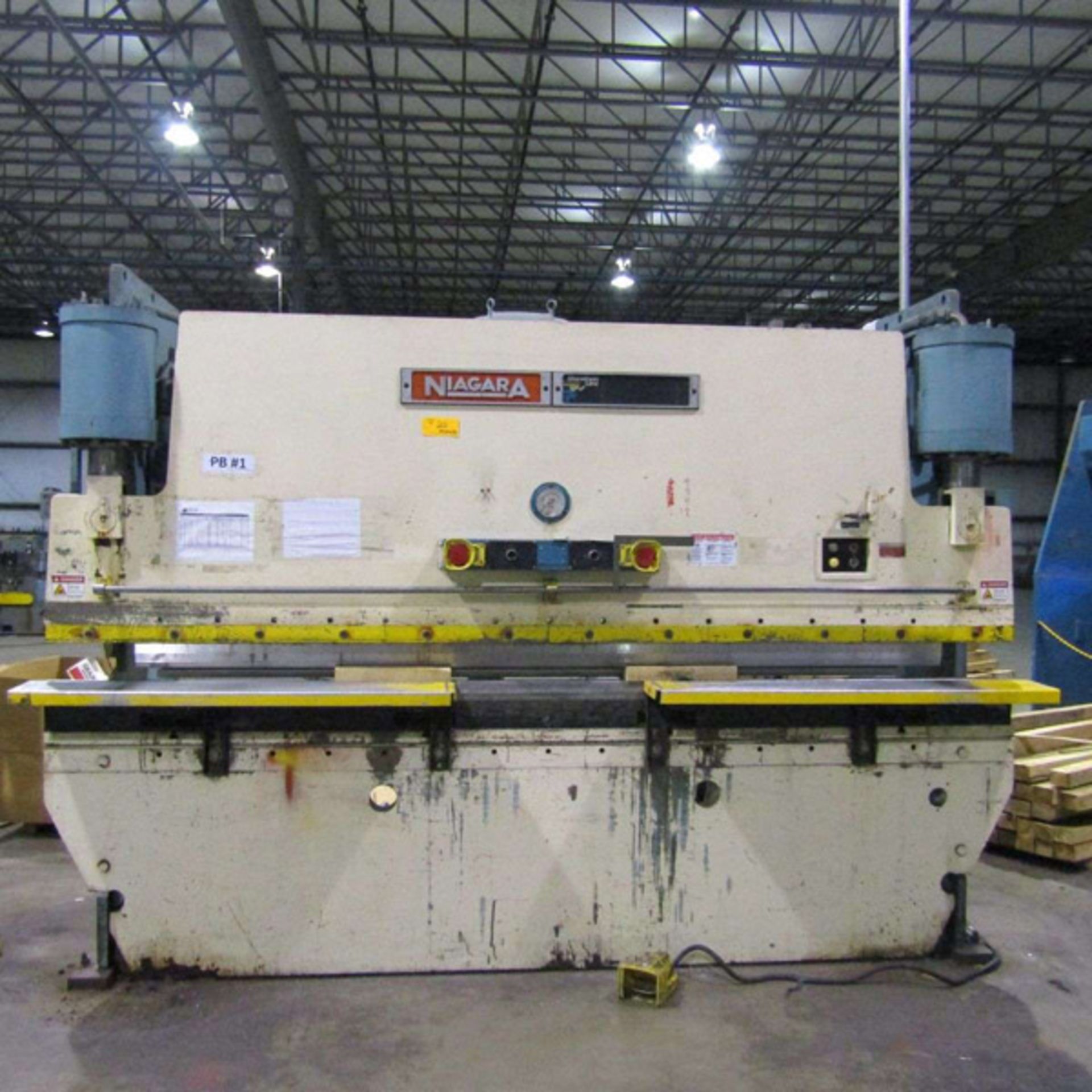 Niagara CNC Hyd. Press Brake, 135-Ton x 12' - Located In Painesville, OH - 8419