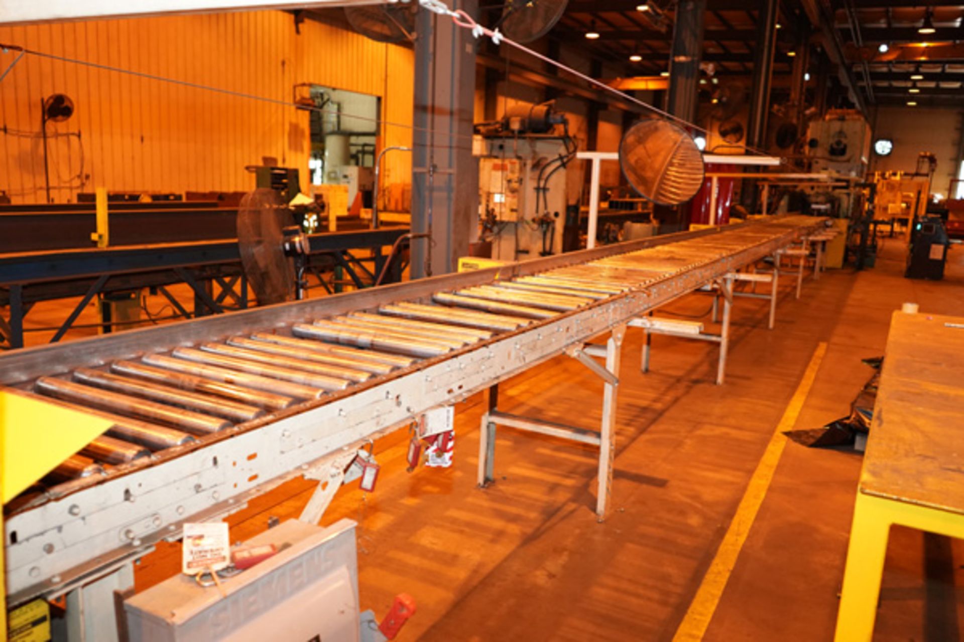 Uniflo 24'' Wide Powered Roller Conveyor 60 Ft Length, S/N: 37085001 - Image 7 of 9