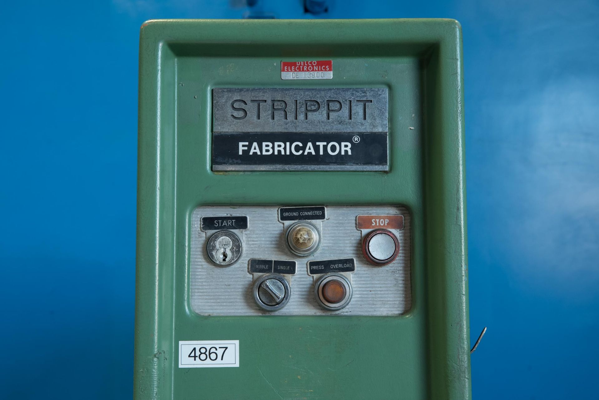 Strippit Hyd. Single End Fabricator, 40-Ton - Located In Painesville, OH - 4867 - Image 11 of 18