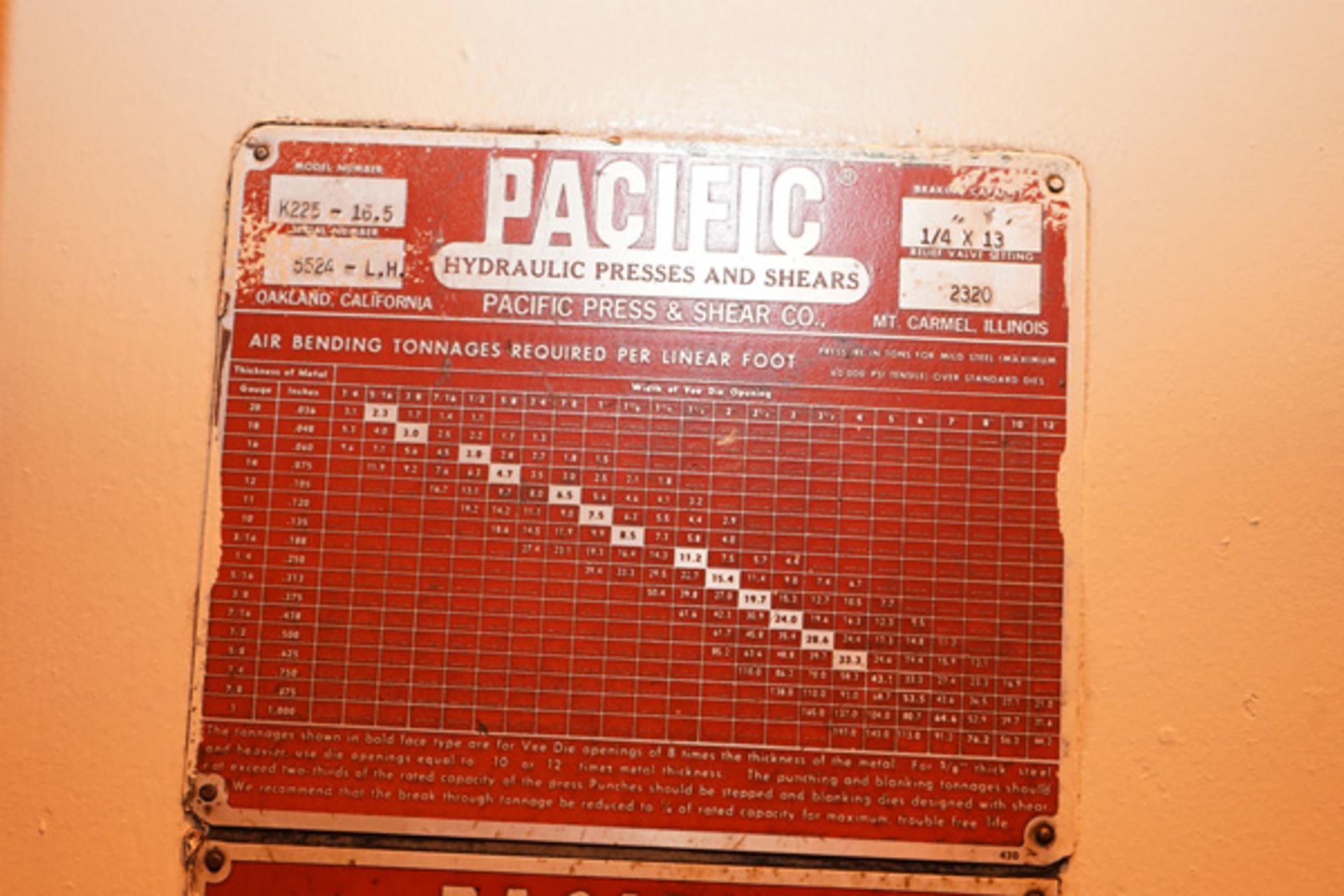 Pacific 225 Ton x 16.5' CNC Hydraulic Press Brake, Mdl: K225-16.5, Hurco Autobend 7 Control - Image 6 of 14