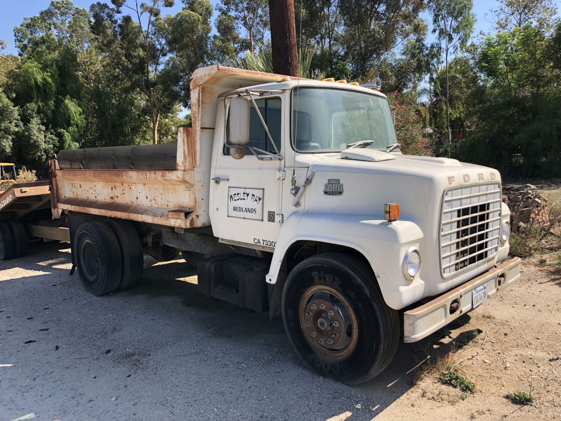 Ford 7000 Dump Truck, VIN#: 1FDXR7OV2BJ09719, Sold With Bill OF Sale Only - Image 4 of 4