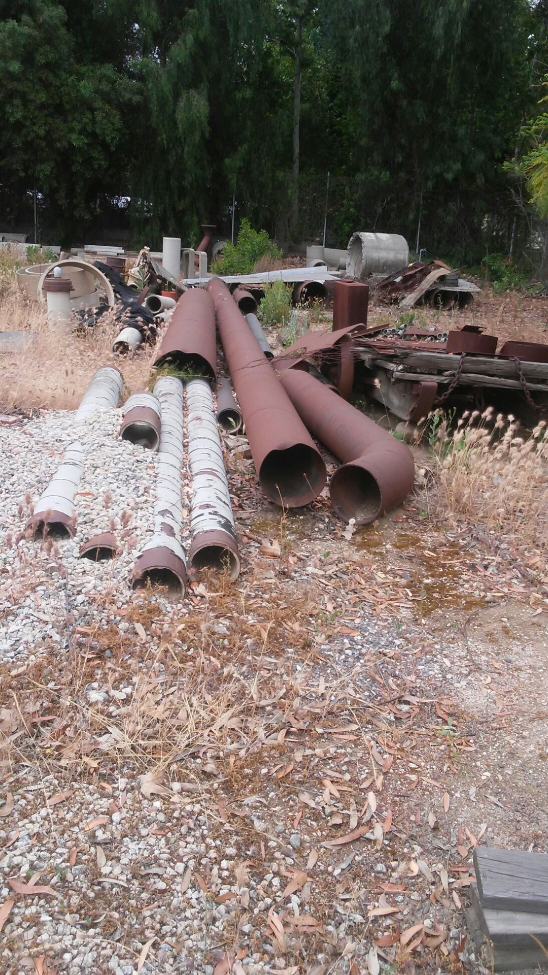 Scrap Metal Throughout The Yard - Image 3 of 7