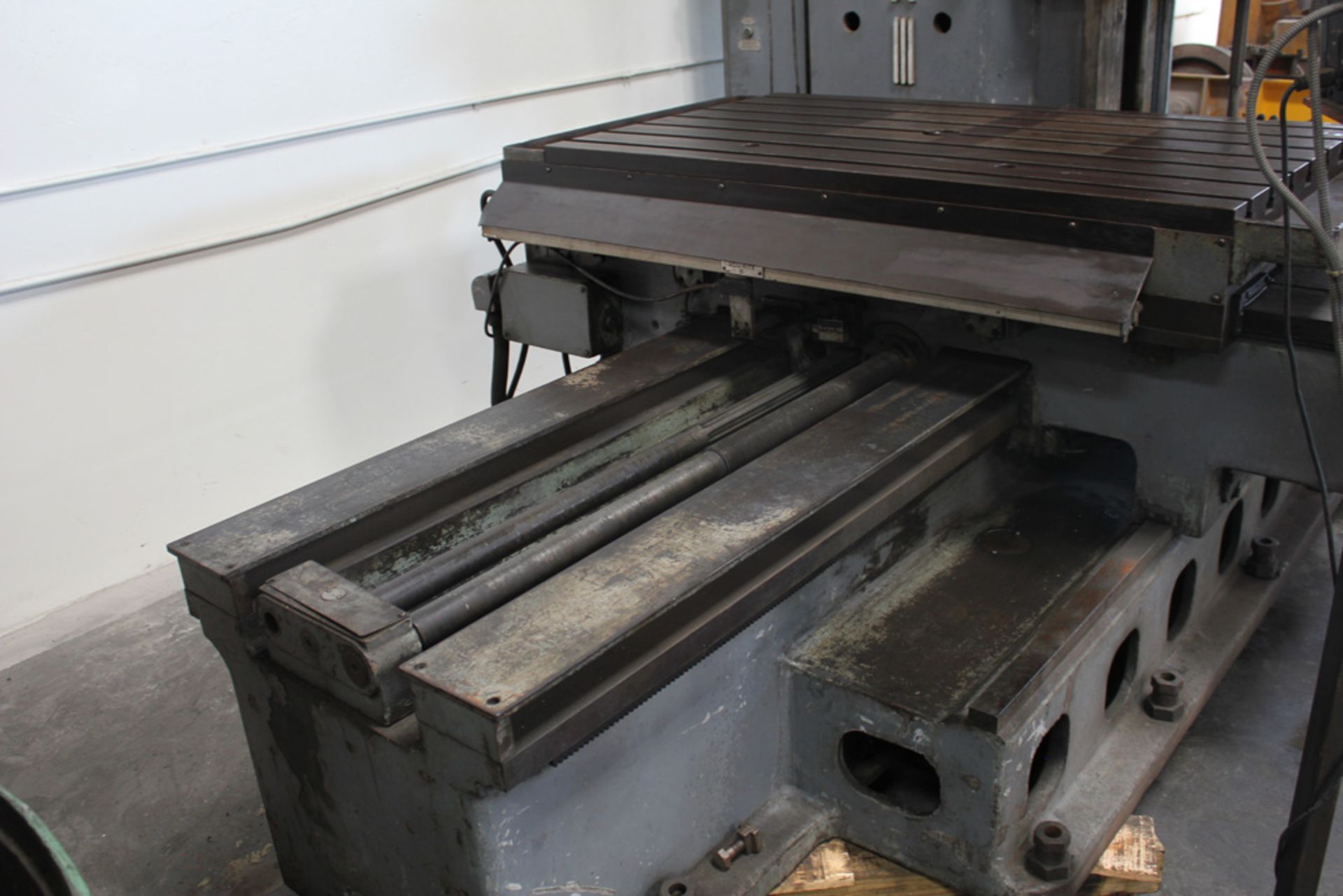 3.5" Shibuara Table Type Horizontal Boring Mill Metal Milling Machine - Located In: Huntington Park, - Image 6 of 12