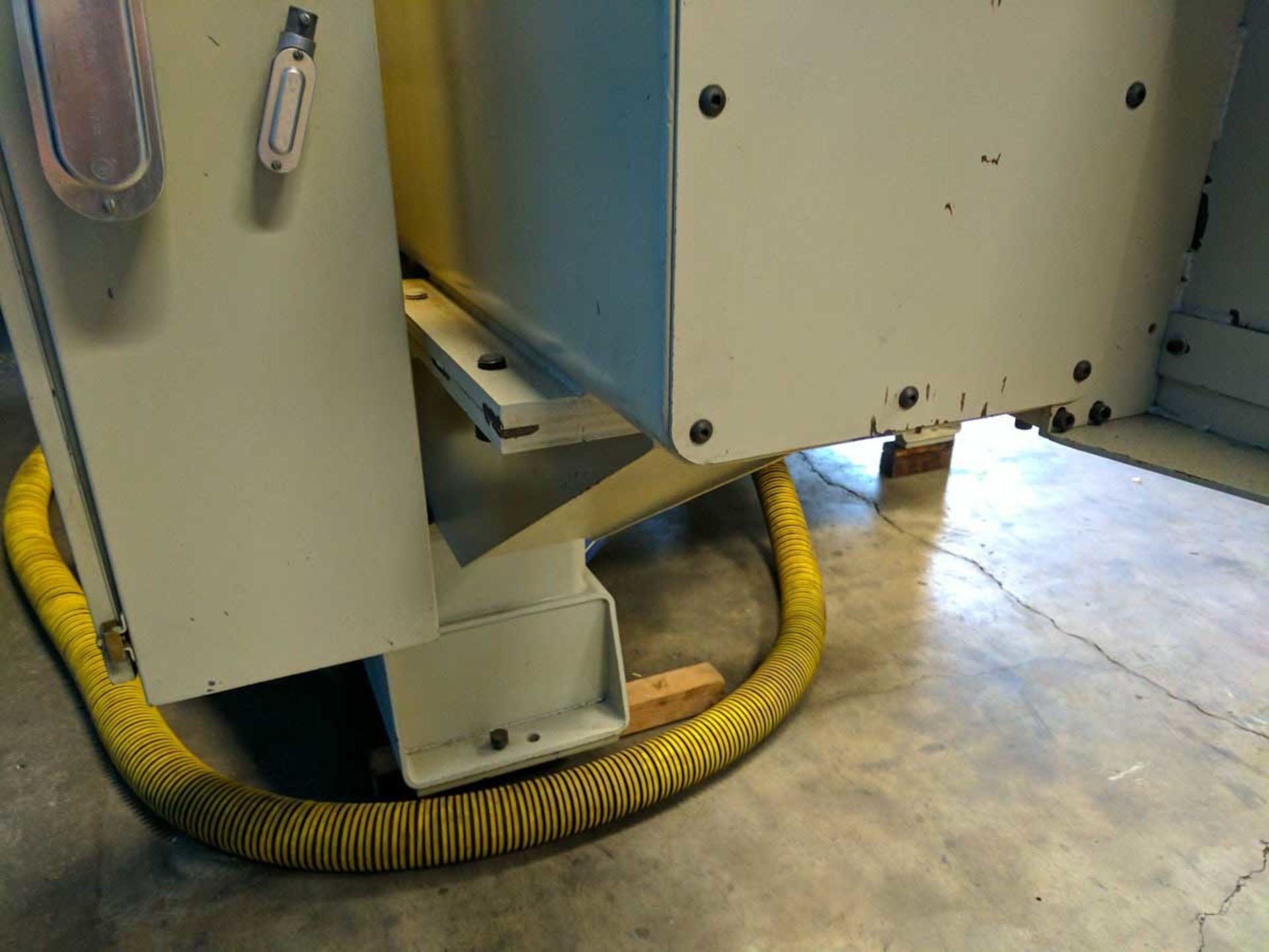 Komo VR805Q Fanuc CNC Metal Router 3 Axis 4 Spindle 96" x 60" Sheet Size - Located In: Huntington - Image 11 of 24