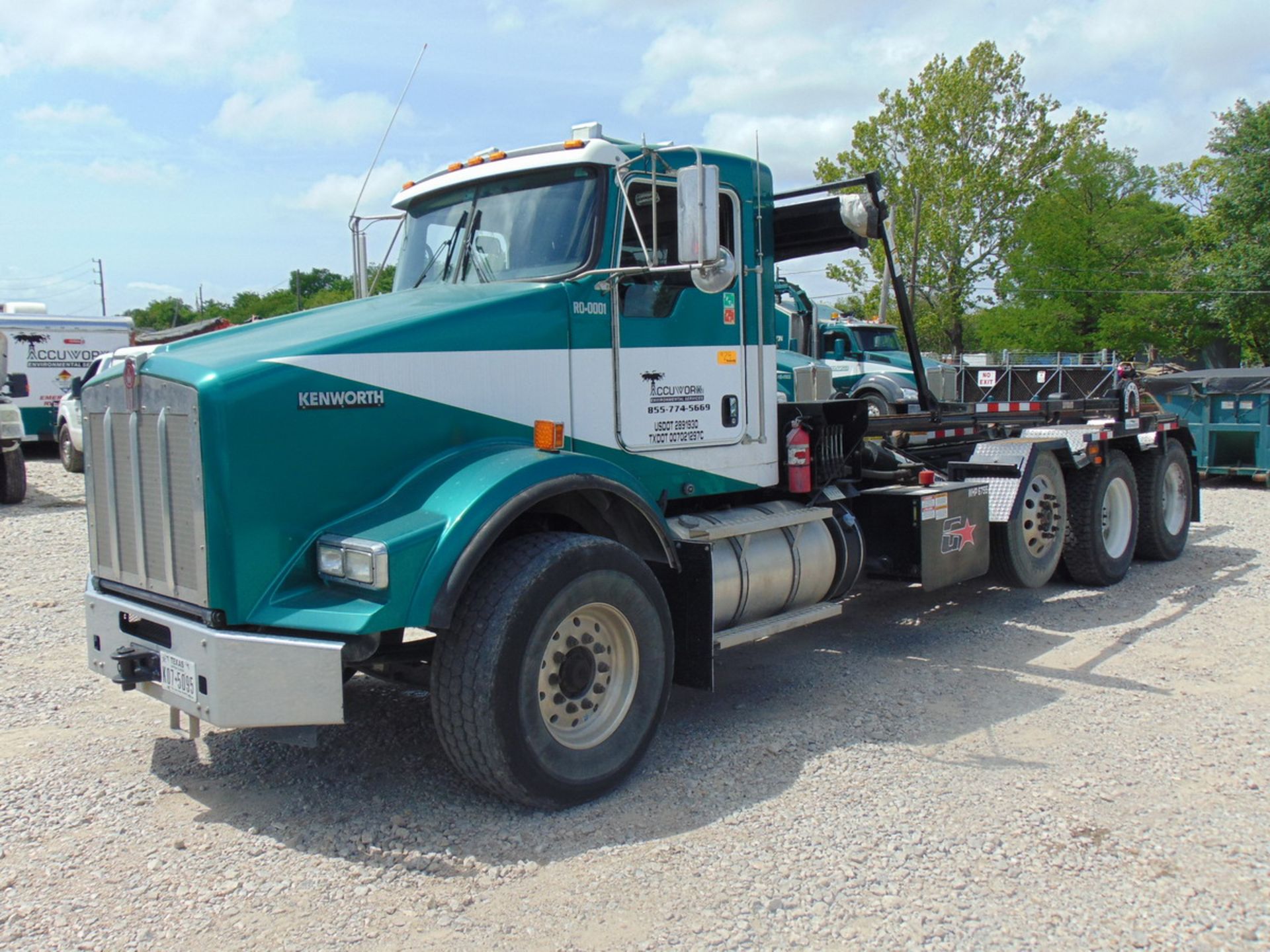 2015 Kenworth T800 Tri/A Roll-Off Truck, Miles: 32,300, Galbreath 75,000 Lb. Cap. Roll-Off Hoist