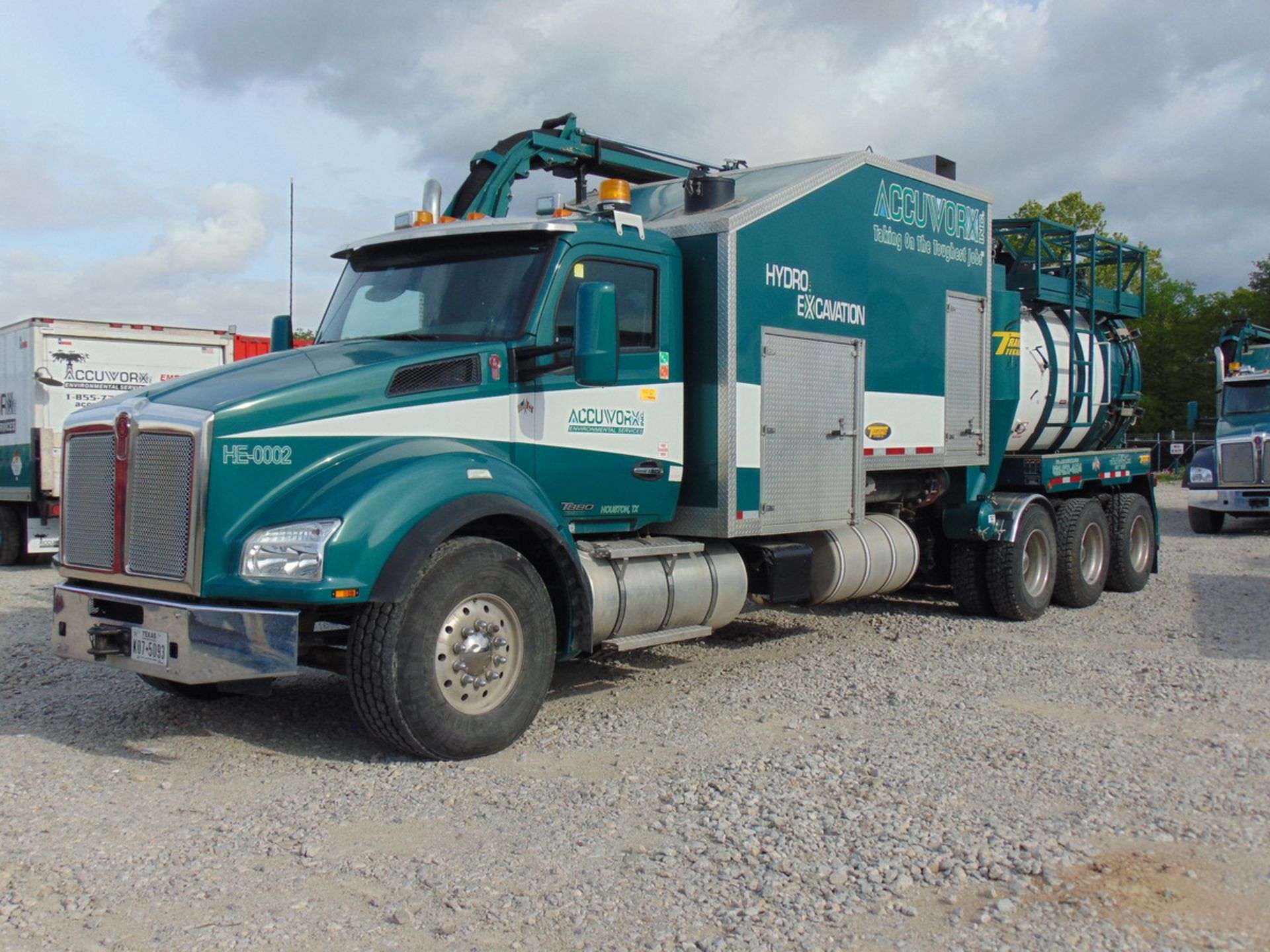 2017 Kenworth T880 Tri Drive Terra-Vex Hydro Excavation Truck (Transway Systems), Miles: 15,036 ;