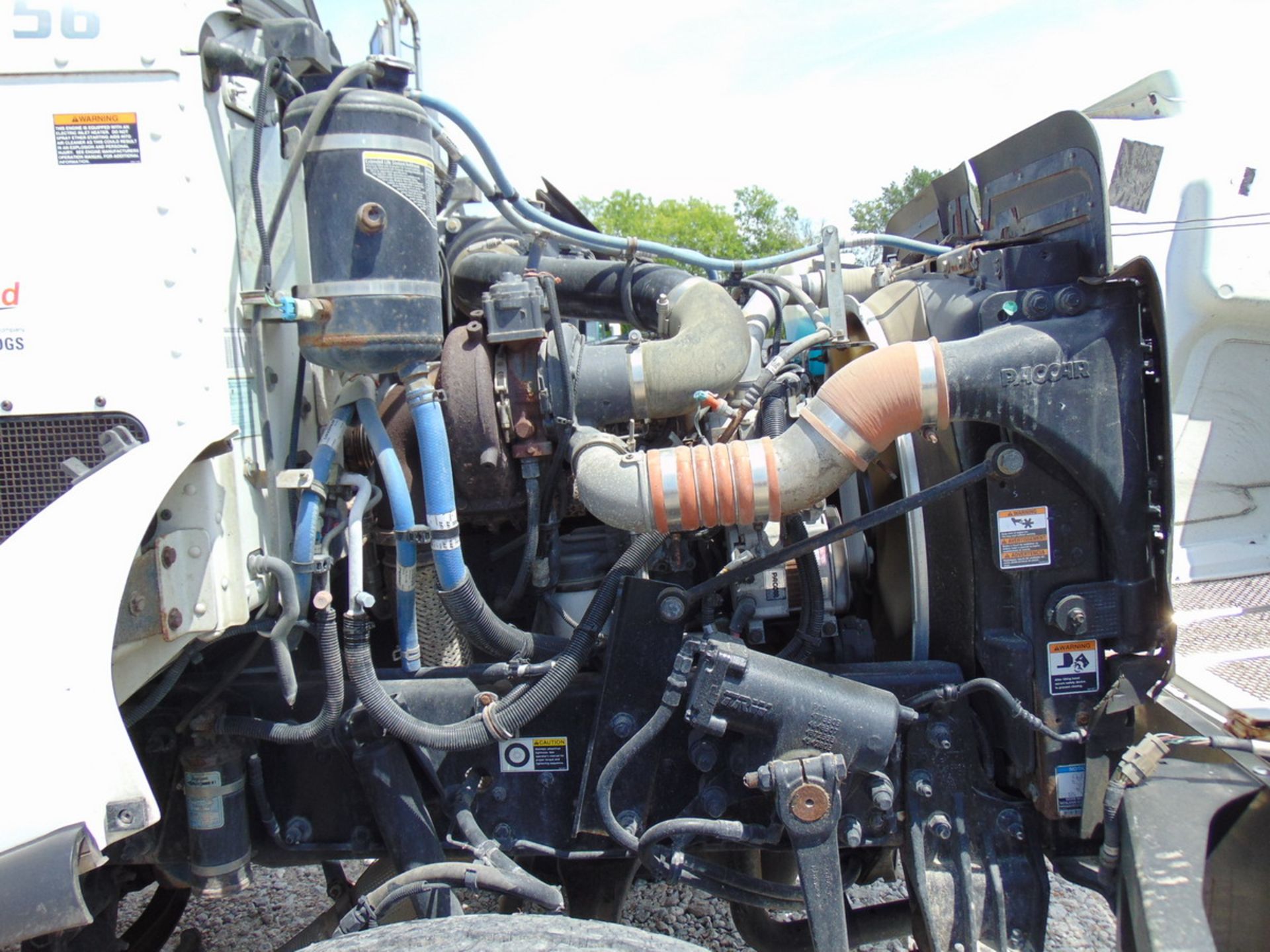 2014 Peterbilt 348 T/A Vacuum Truck (Global Vacuum Systems), Miles: 19,162; VOC Scrubbing System - Image 16 of 18