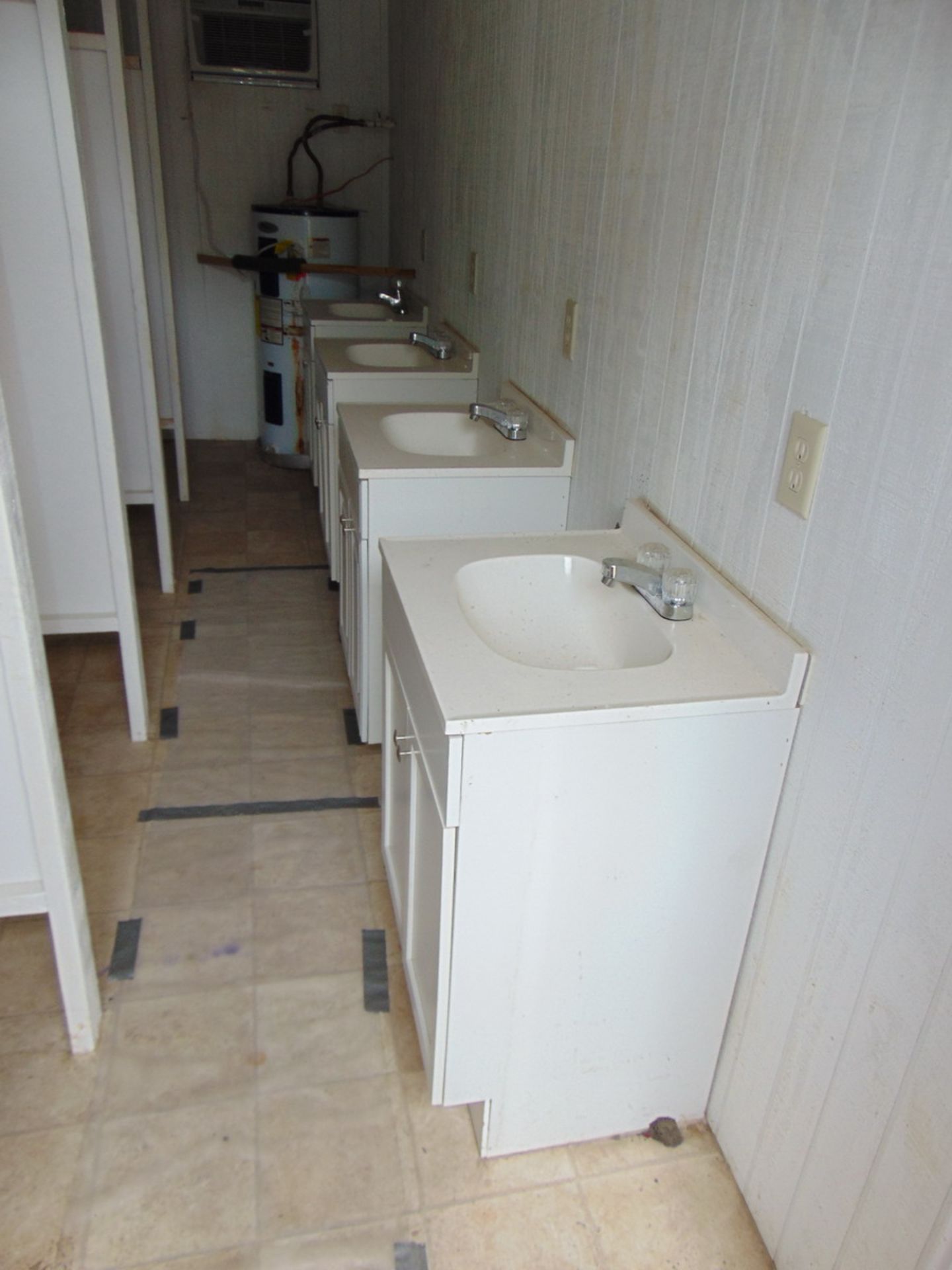 2005 Restroom Accommodation Container 20' X 8', w/ (4) Toilets & Sinks - Image 2 of 5