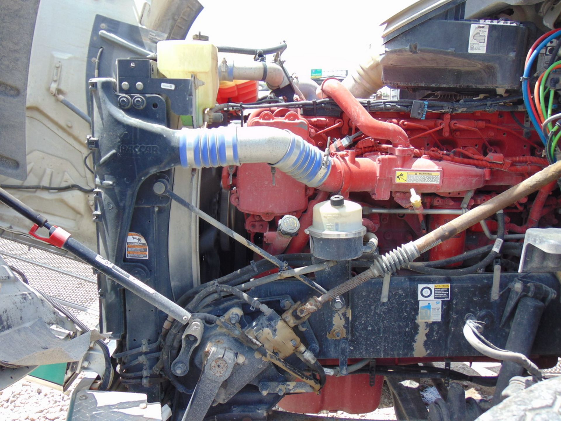 2015 Peterbilt 567 Tri/A Truck Tractor, Adjustable Fifth Wheel, Miles: 280,112; Engine: Mfg.-Cummins - Image 13 of 17