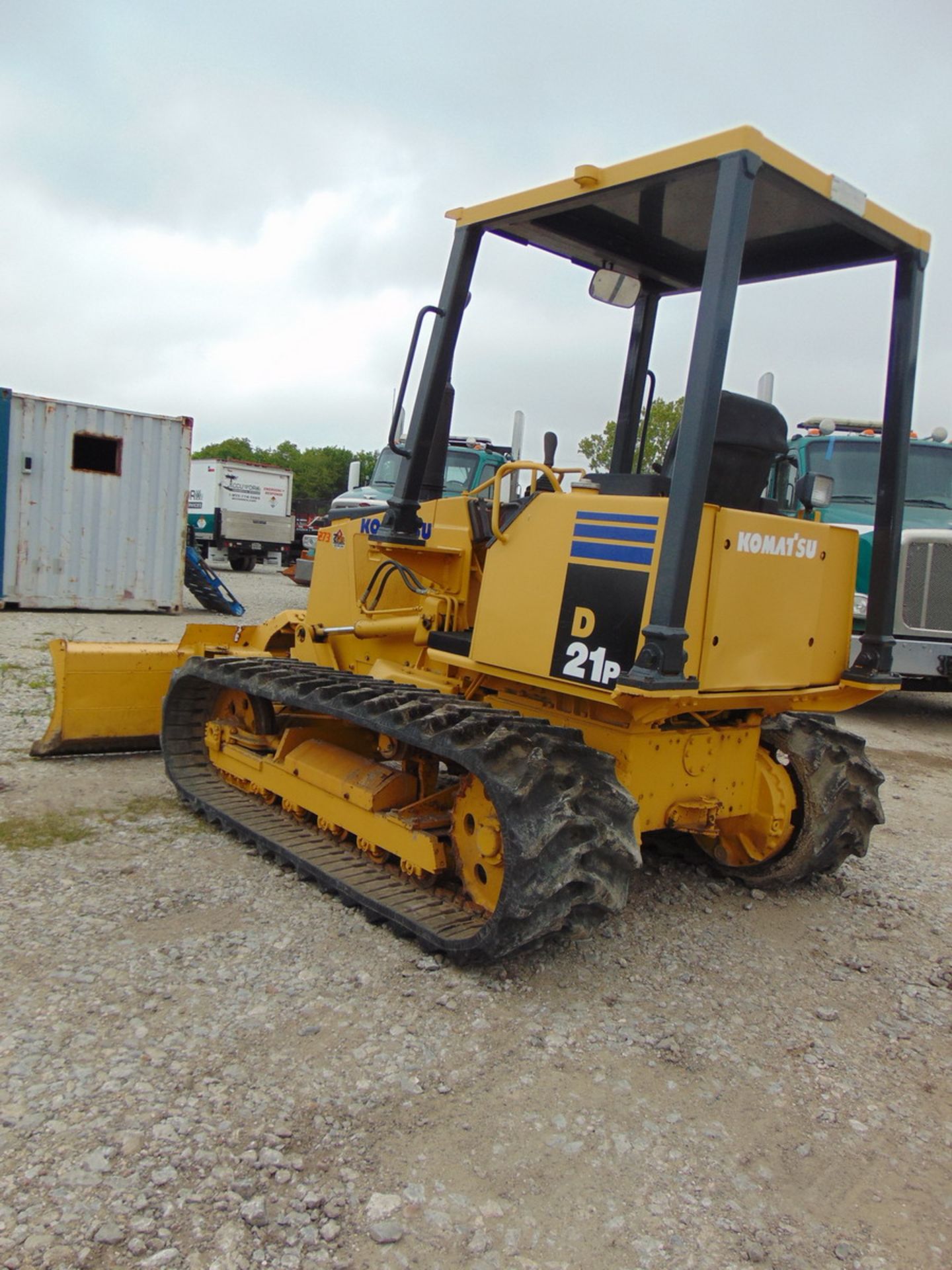 Komatsu D-21P Crawler Dozer 907.2 Hrs, Vin: KMT0D057H01083392 S/N 83392 - Image 3 of 11