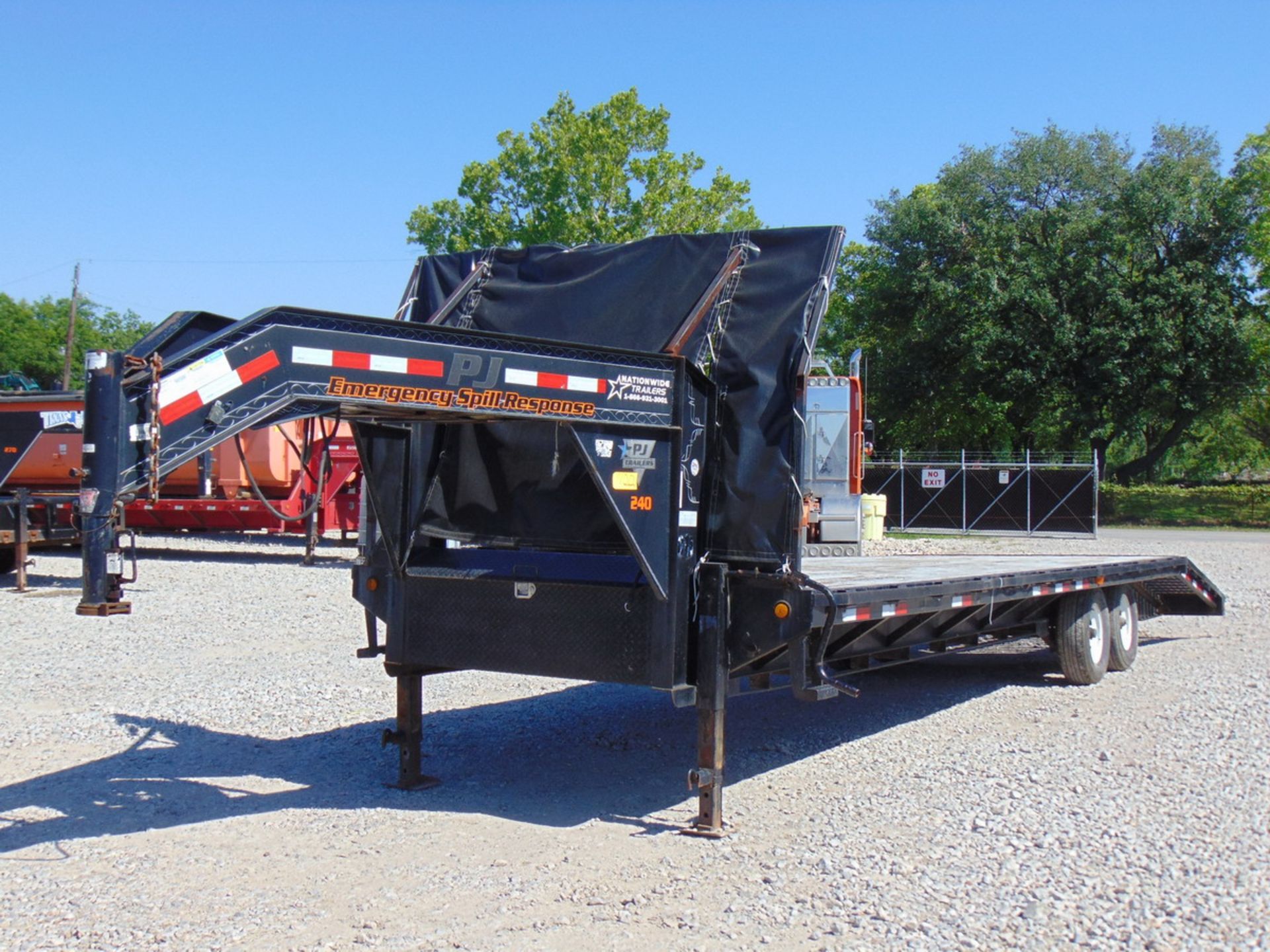 2012 PJ 24' T/A Gooseneck Flat Bed Beaver Tail Trailer, Wood Deck, Vin: 4P5FS3022C1167830