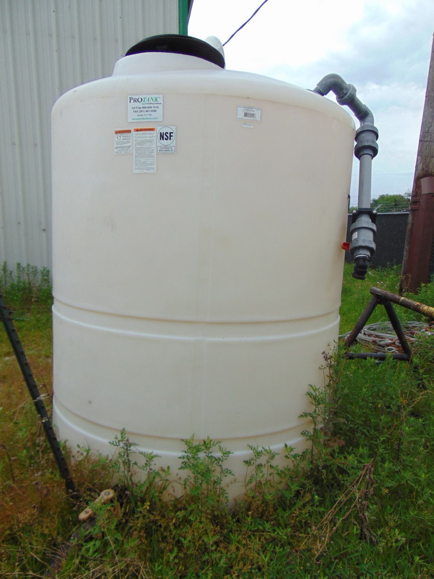 Pro Tank Water Storage Tank 1,000 gal Cap.