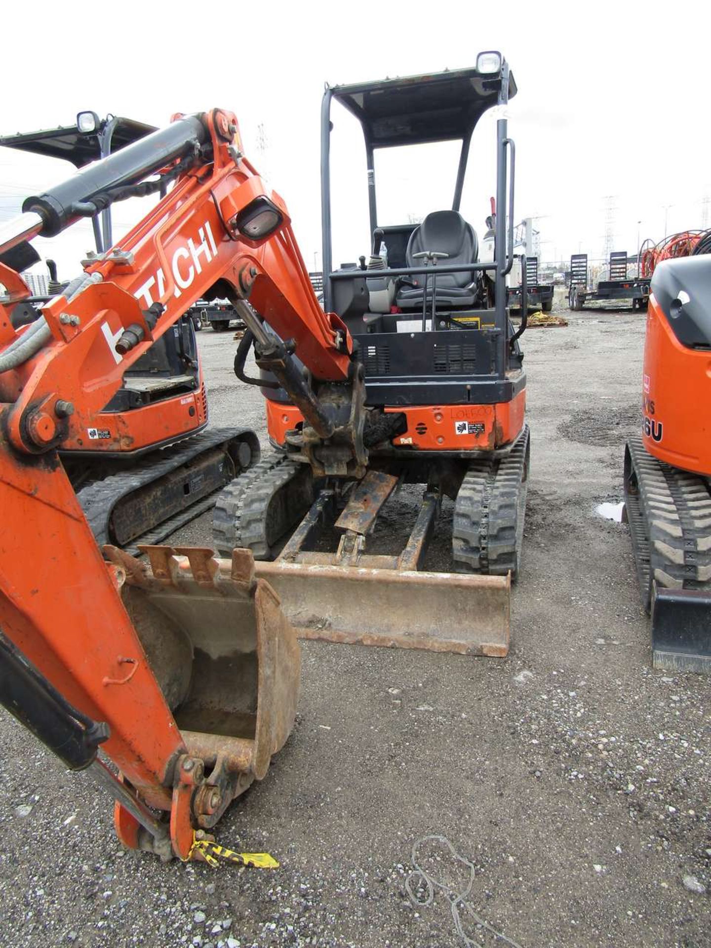 Hitachi ZX27U-3 Mini Excavator