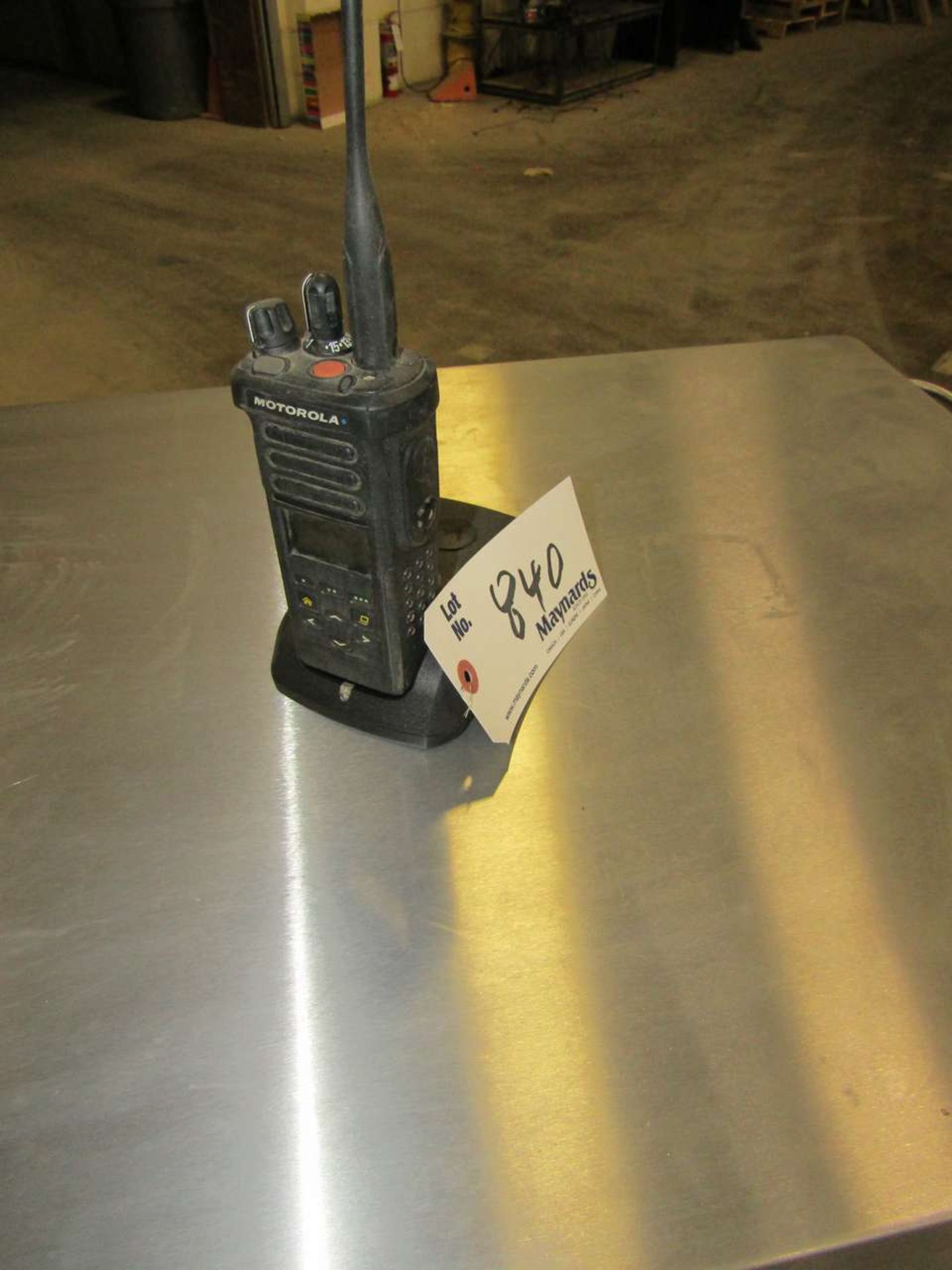Motorola APEX 4009 2 way Radio with Charger