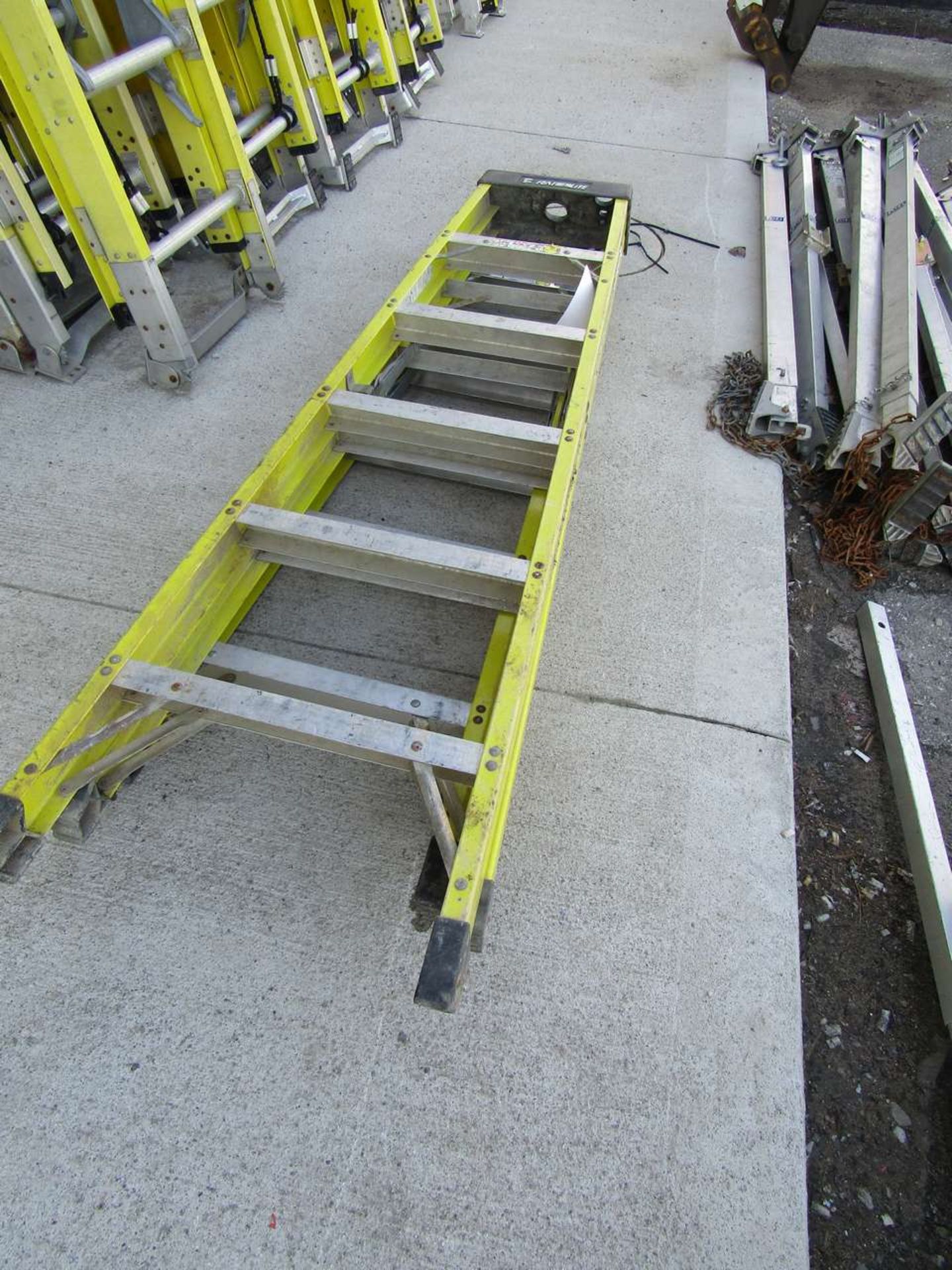 2 6' Featherlite Step Ladders