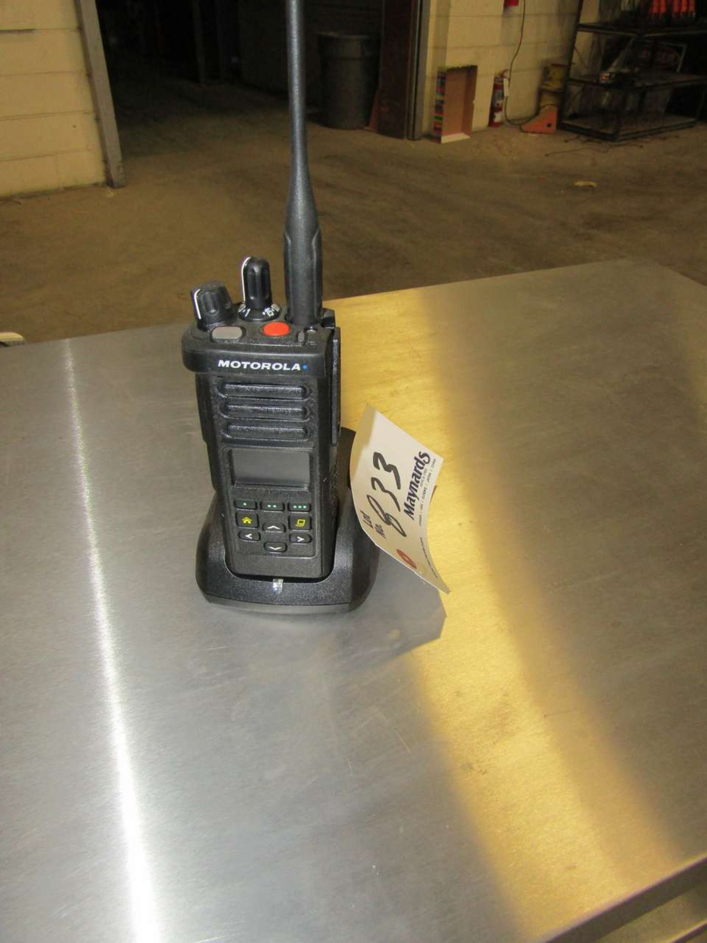 Motorola APEX 4002 2 way Radio with Charger