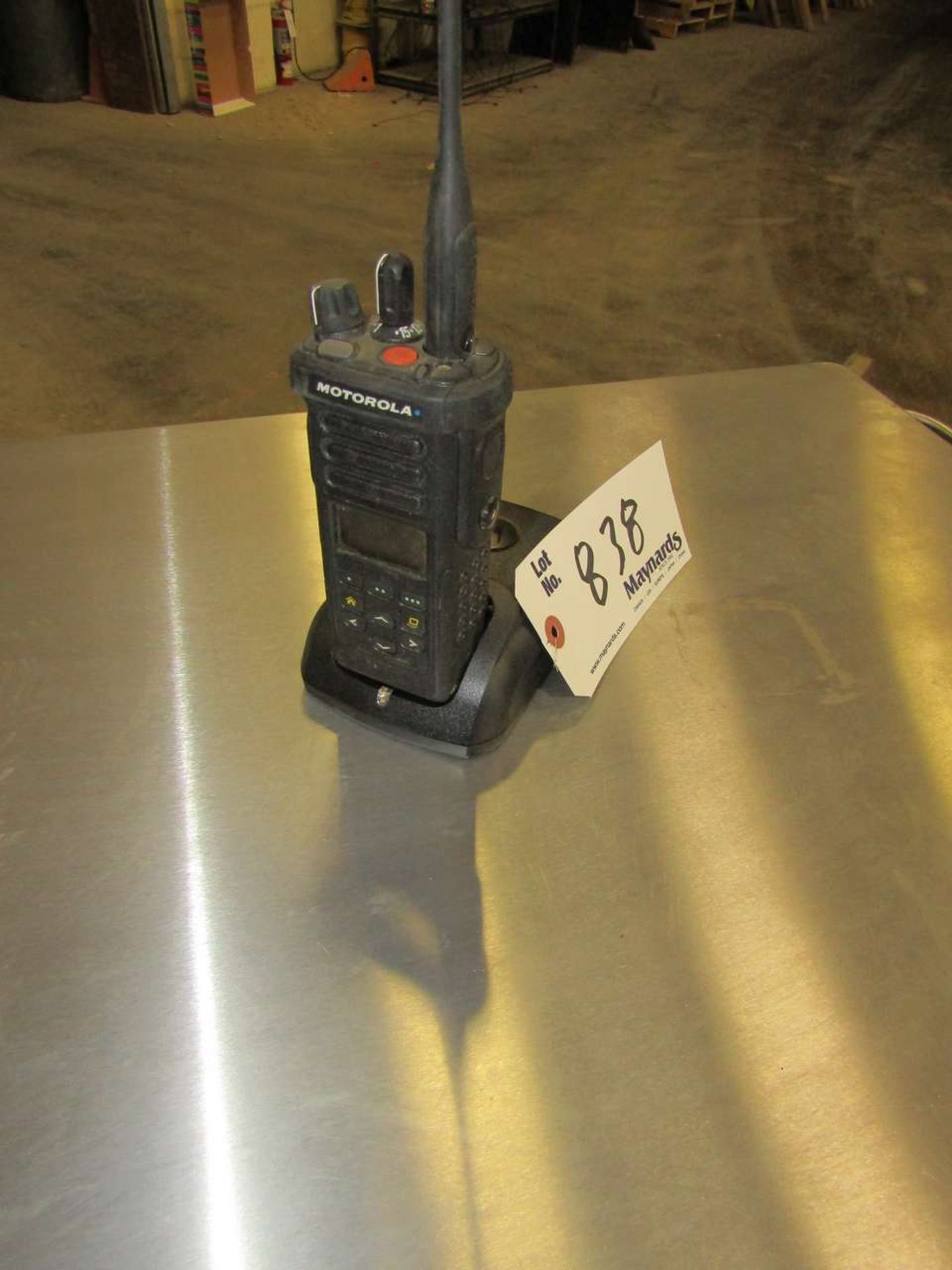 Motorola APEX 4007 2 way Radio with Charger