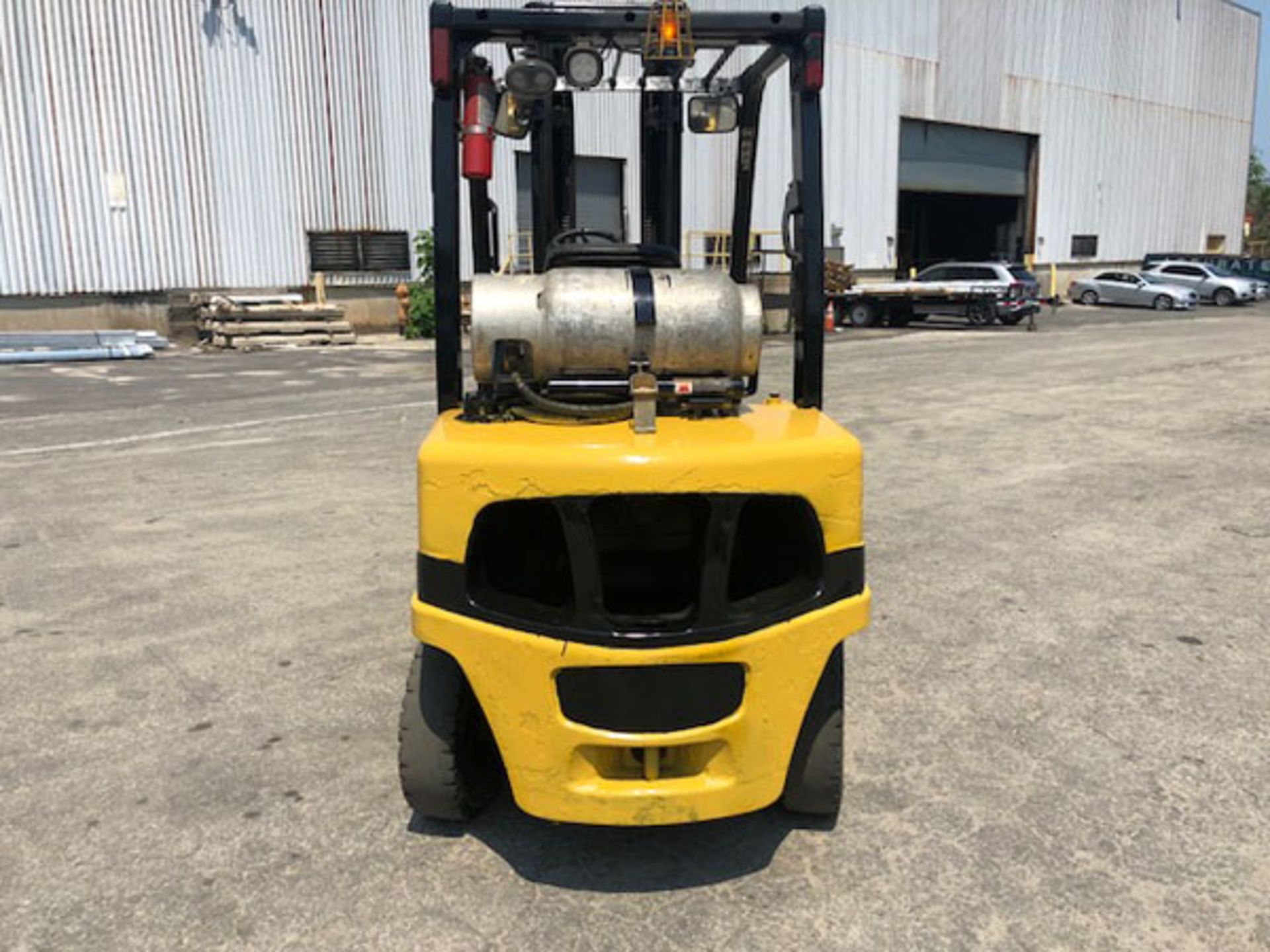 7,000 LB YALE FORKLIFT MDL. GLP070 MFG. 2015 ONLY 3,500 HOURS- Model: GLP070VXNLSE101- Serial: - Image 7 of 8