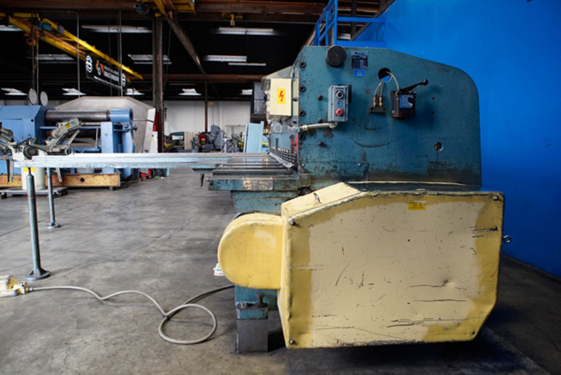 Amada Power Shear, 3/16" x 10', Mdl: M-3045, S/N: 30450628, Located In: Huntington Park, CA - Image 3 of 9