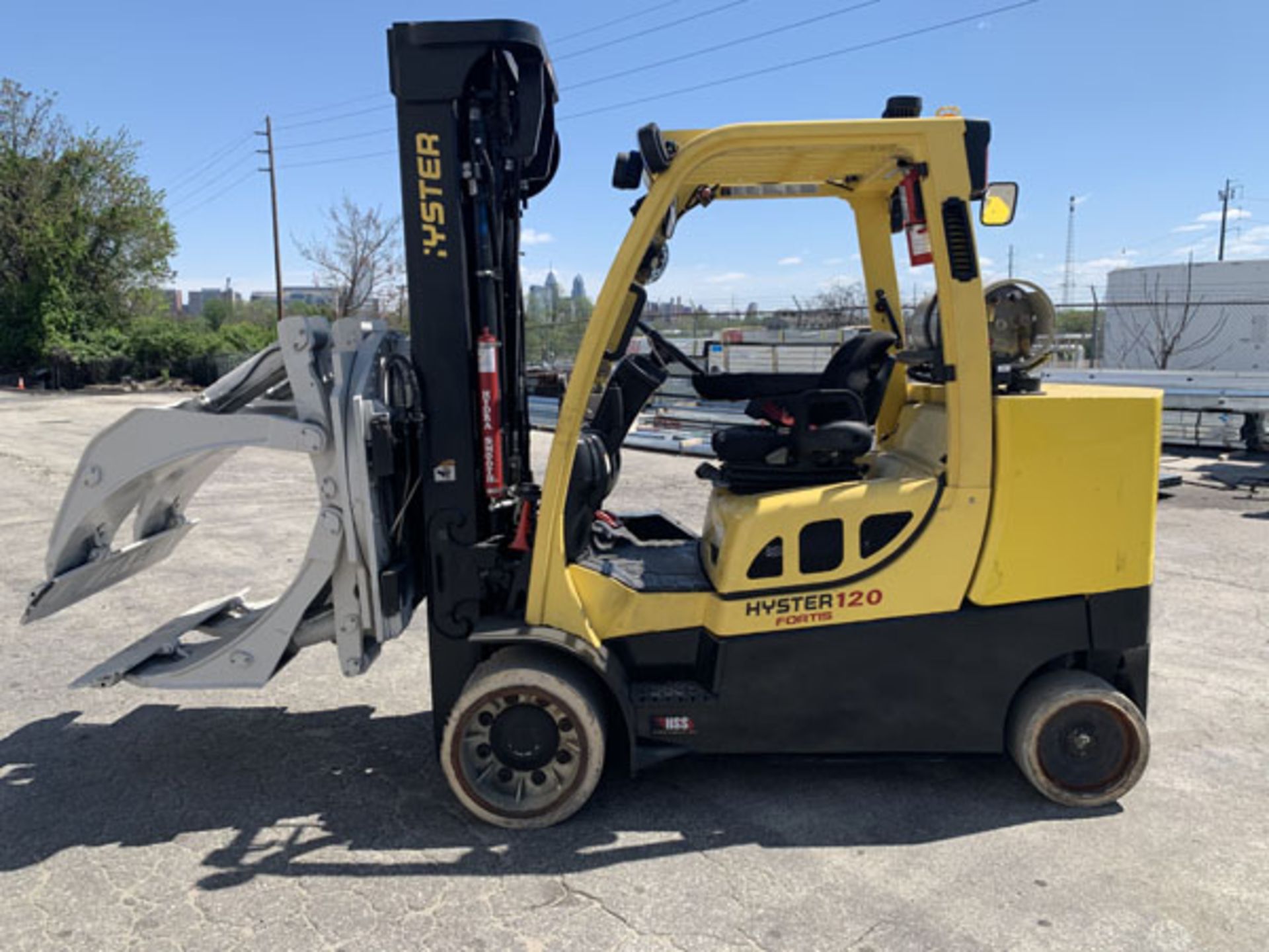 12,000 LB HYSTER ROLL CLAMP TRUCK S120FTPRS W/ 60" OD ROLL CLAMP Mfg: 2012- Model: S120FTPRS-